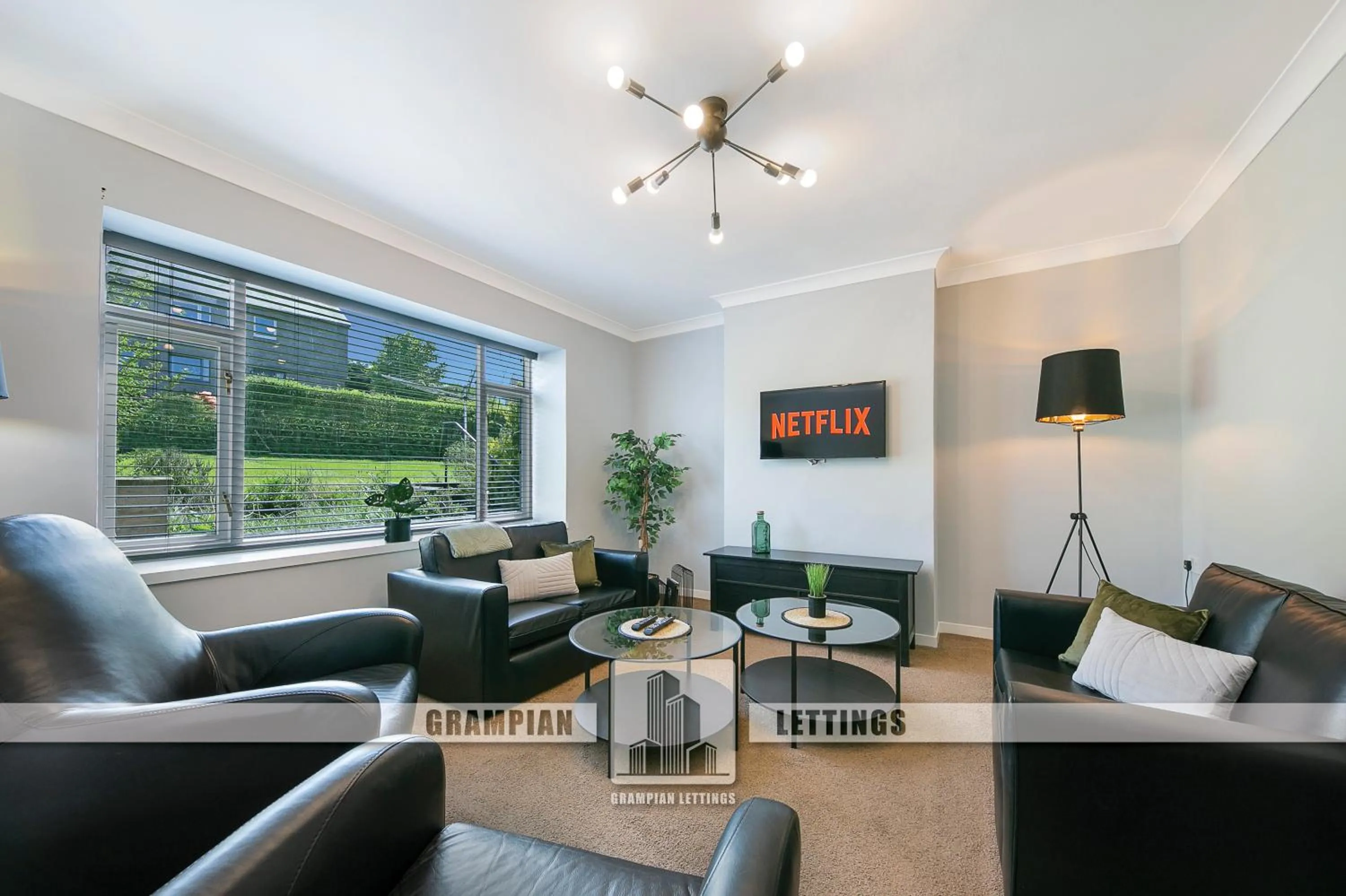 Faulds Crescent Lodge ✪ Grampian Lettings Ltd