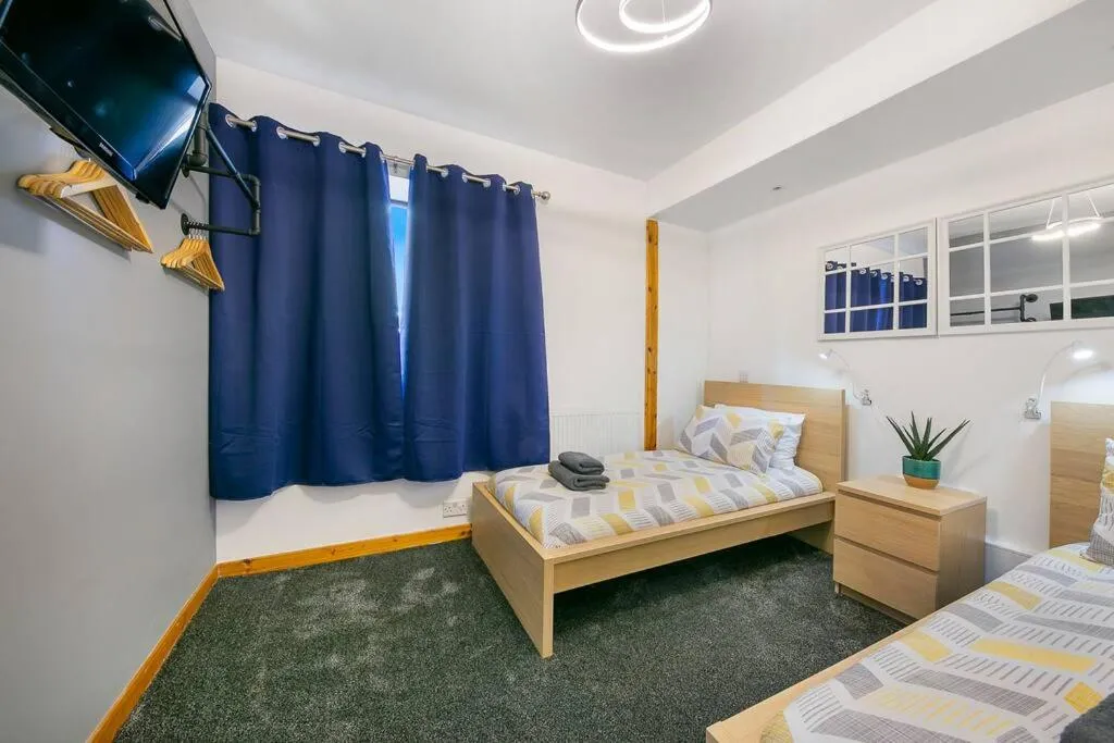 Bed in Faulds Crescent Lodge ✪ Grampian Lettings Ltd