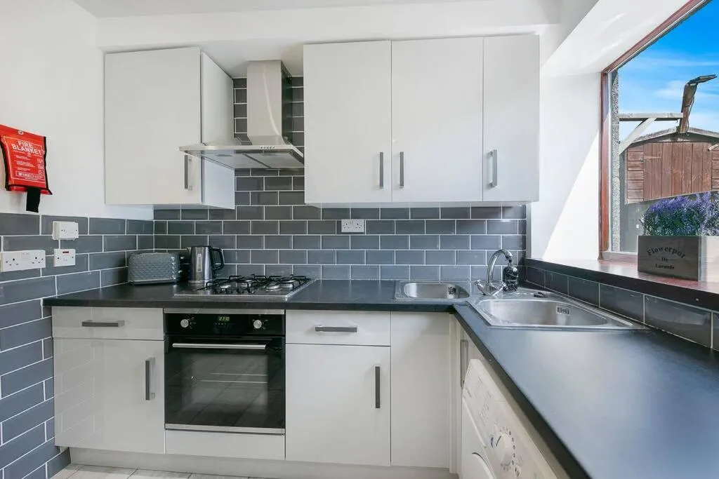 Faulds Crescent Lodge ✪ Grampian Lettings Ltd