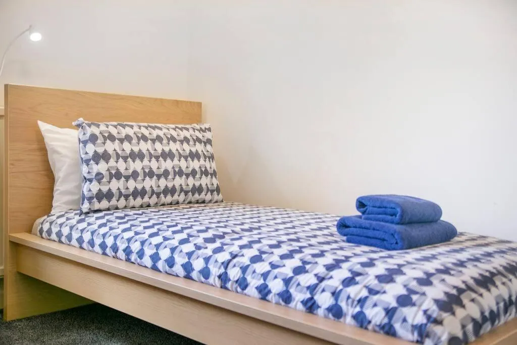 Bed in Faulds Crescent Lodge ✪ Grampian Lettings Ltd
