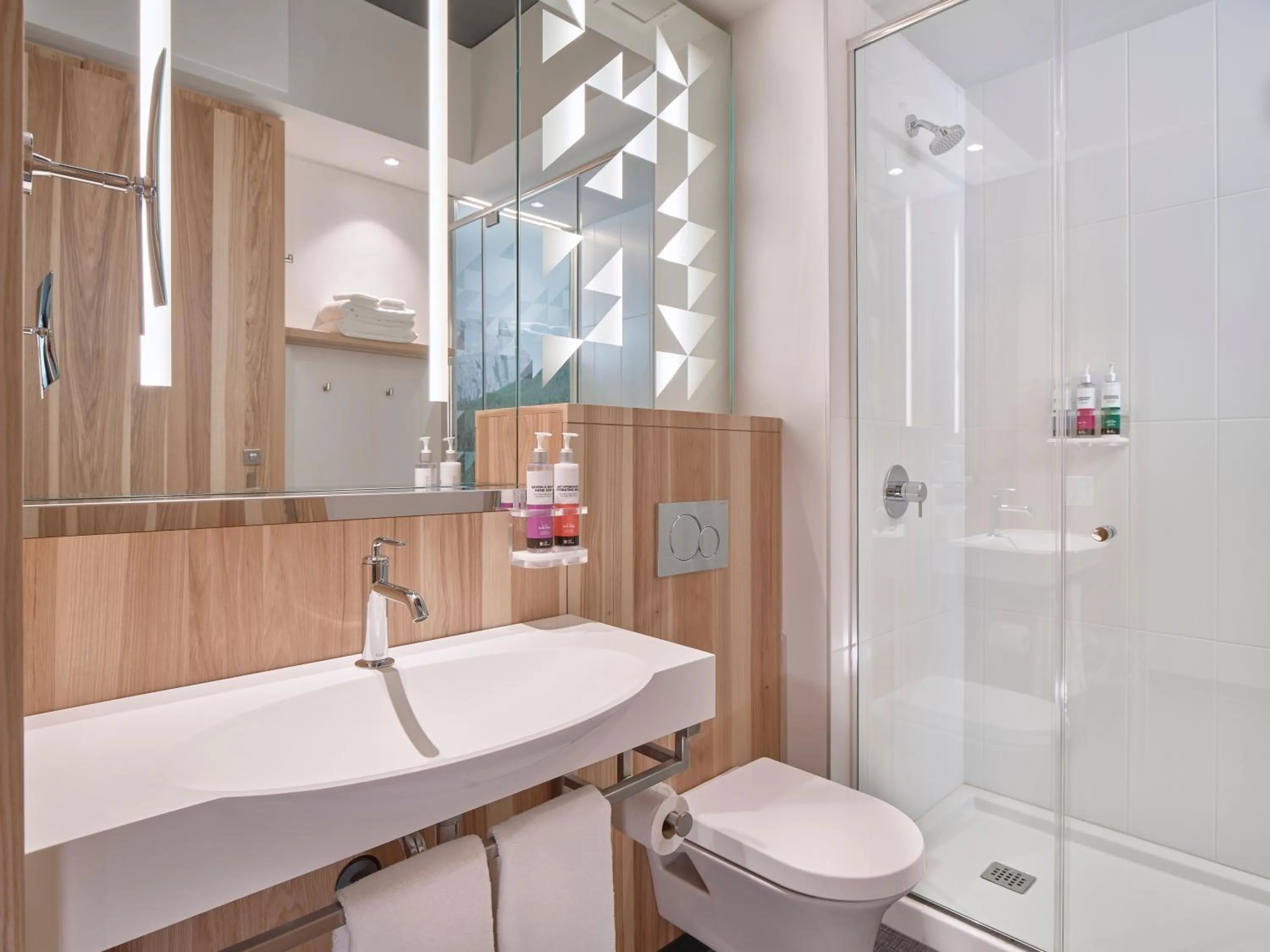 Toilet in Alt Hotel Calgary University District