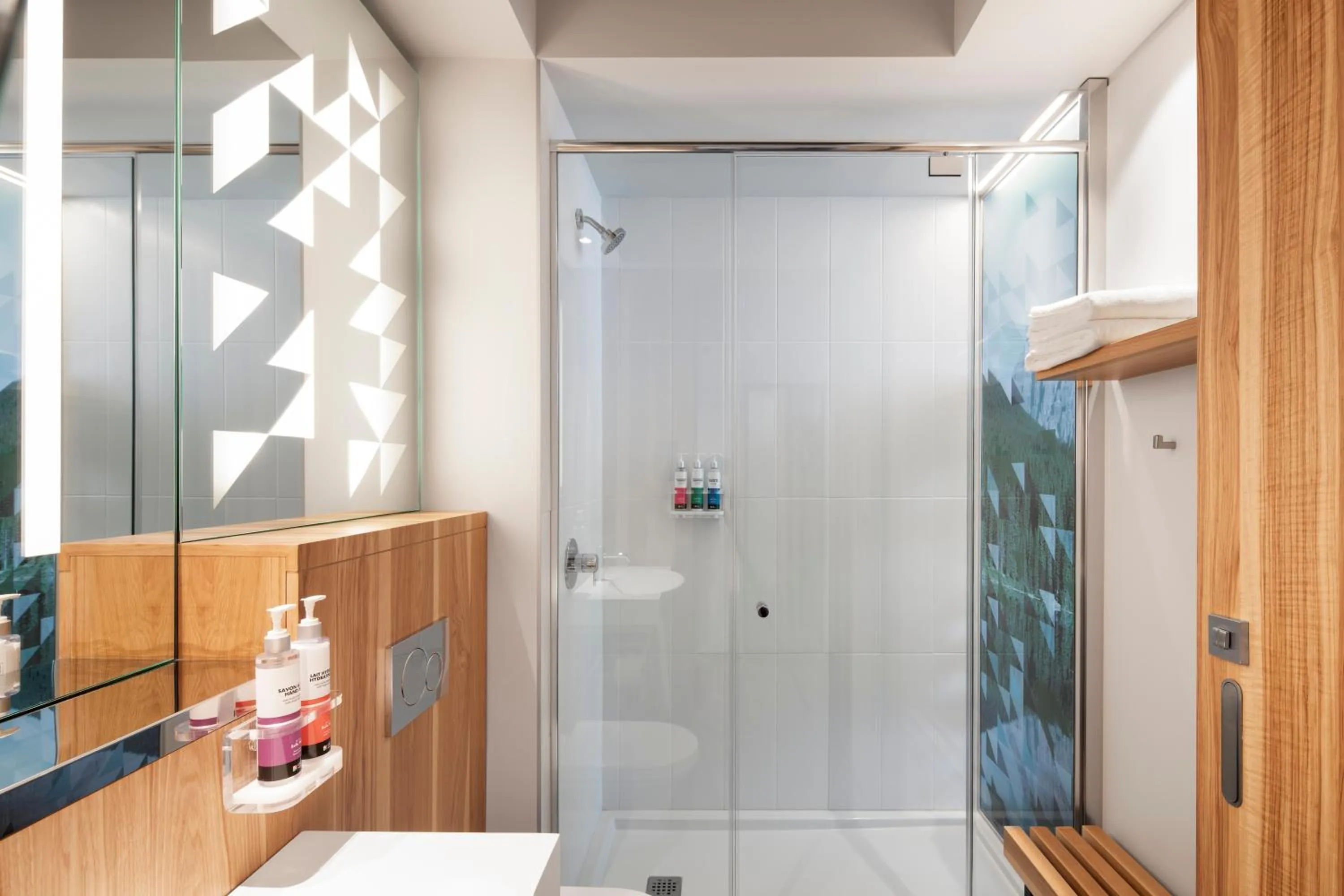 Shower in Alt Hotel Calgary University District