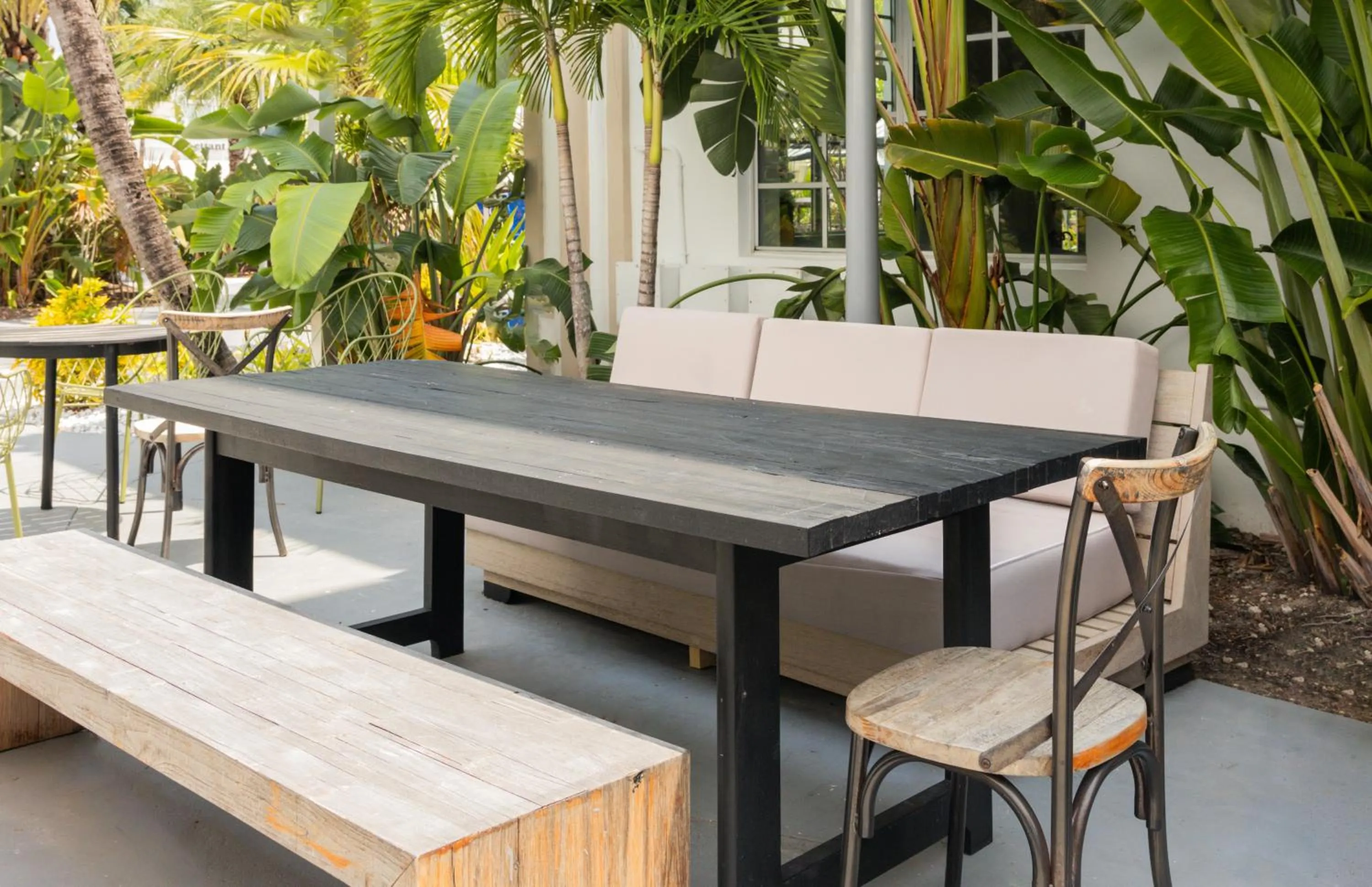 Restaurant/places to eat in Kenmore Village Hotel, South Beach