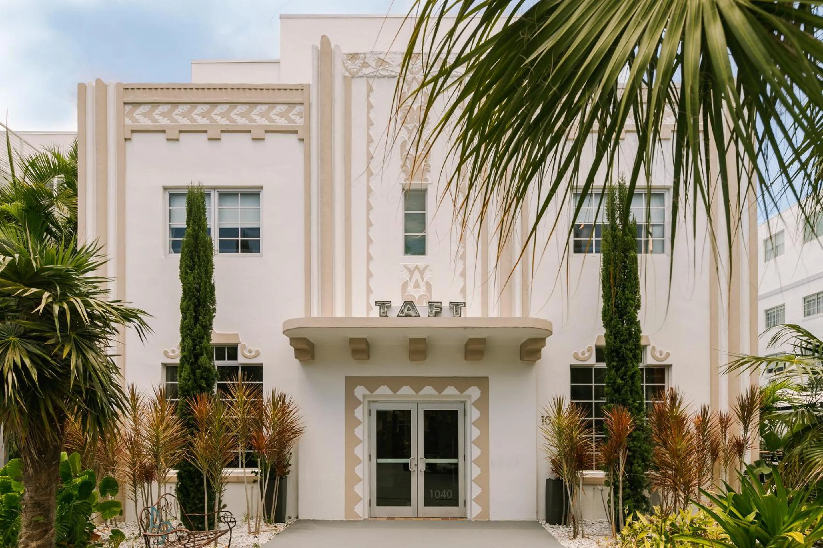 Property building in Kenmore Village Hotel, South Beach