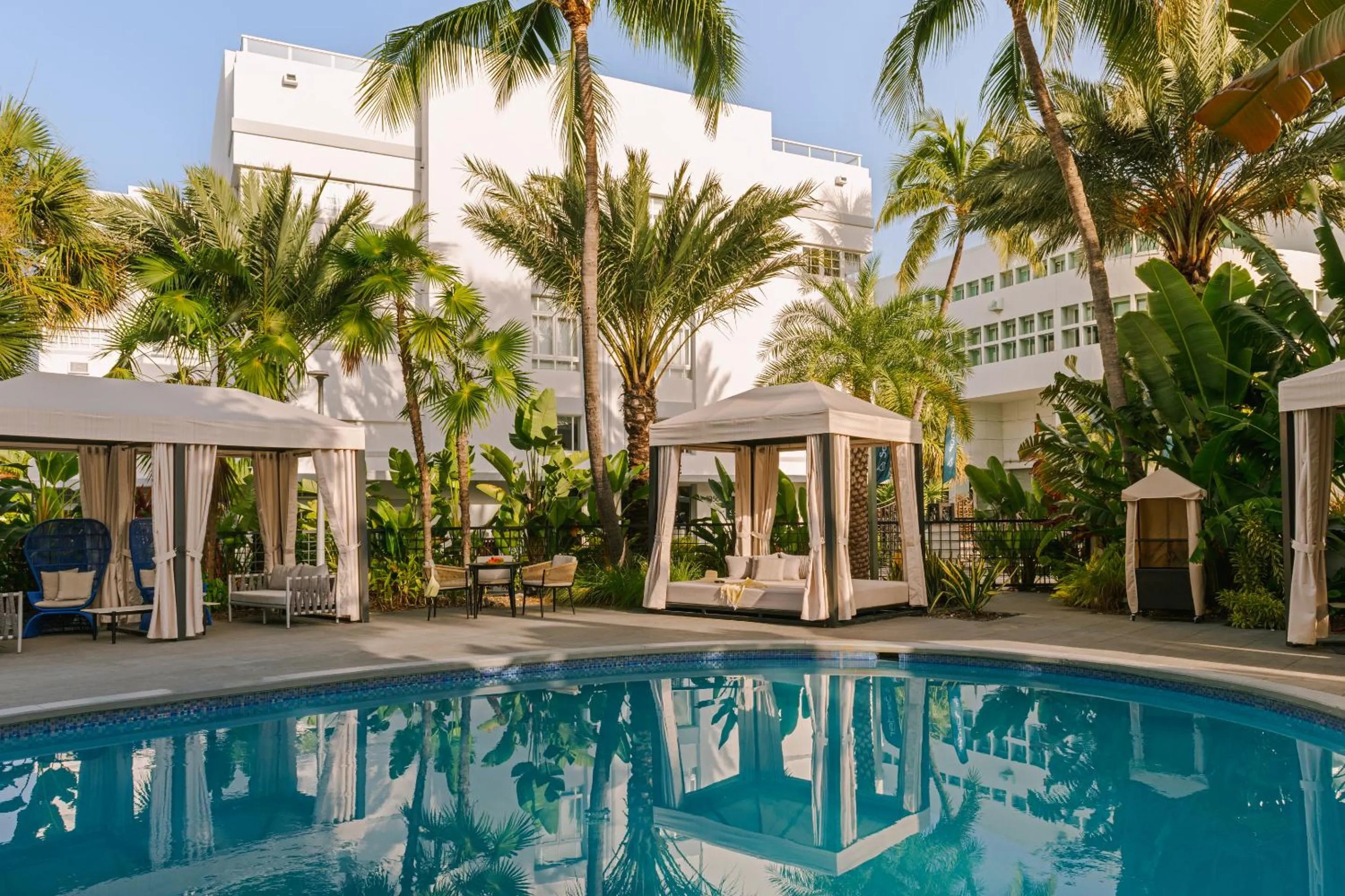 Swimming pool in Kenmore Village Hotel, South Beach