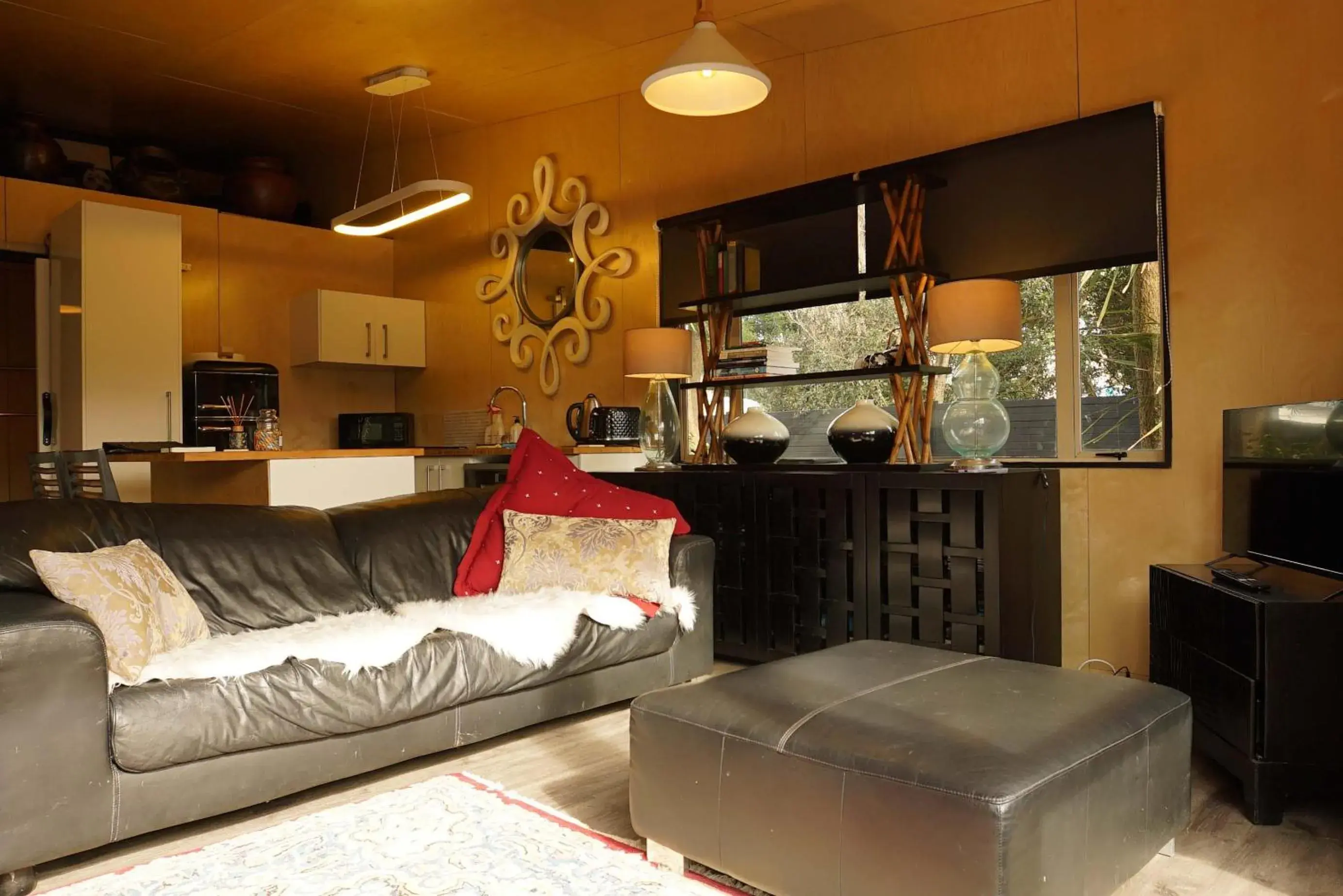 Apartment - Ground Floor in Container Cottage Auckland Airport Apartment - Ground Floor in Container Cottage Auckland Airport