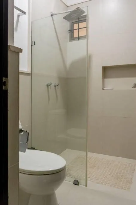 Shower in Hermoso Penthouse Rooftop con alberca