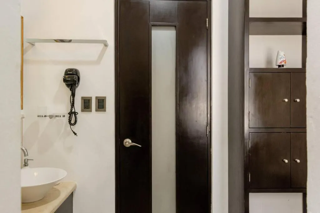 Shower in Hermoso Penthouse Rooftop con alberca