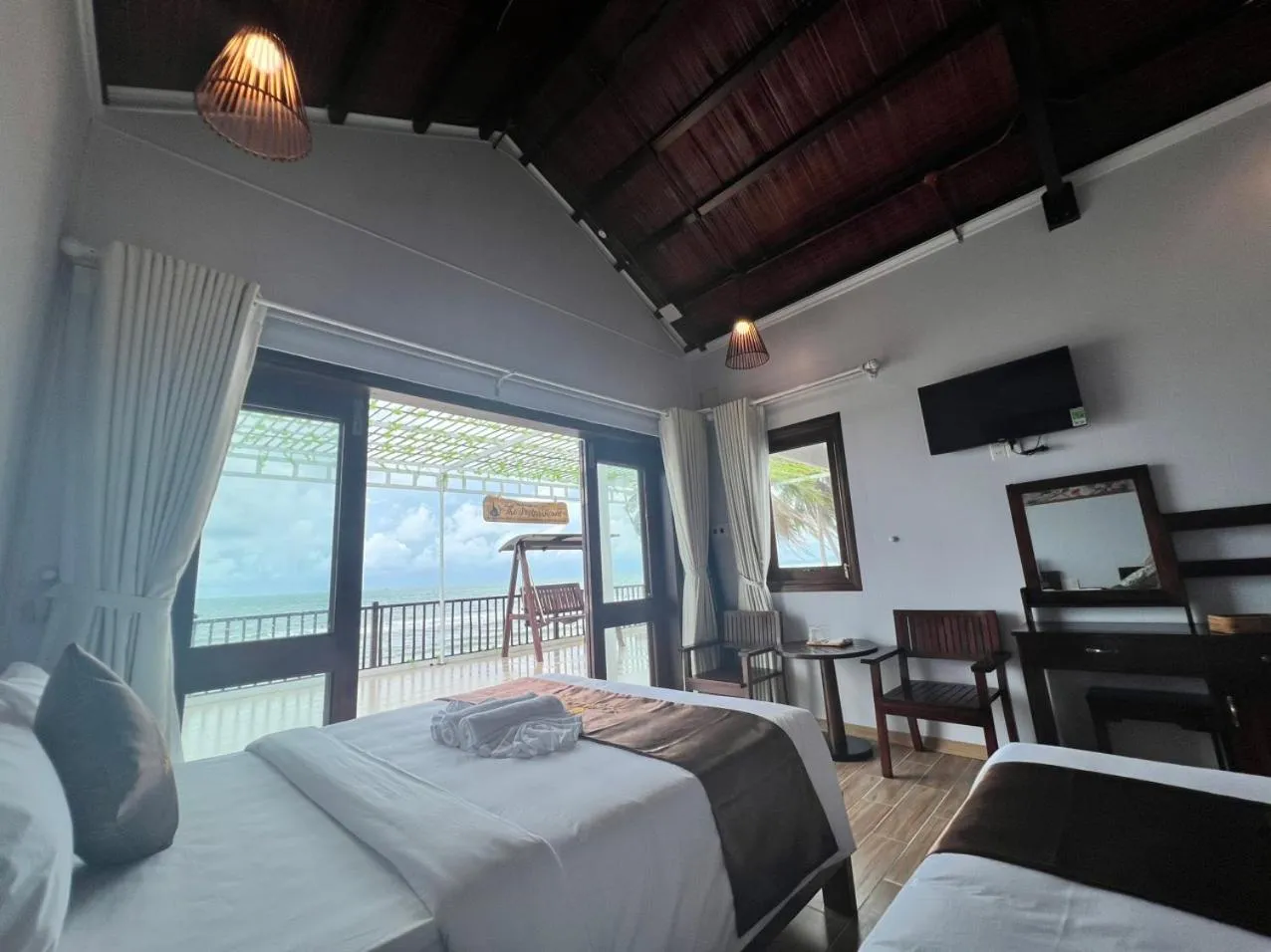 Bed in The Poplar Resort Phú Quốc