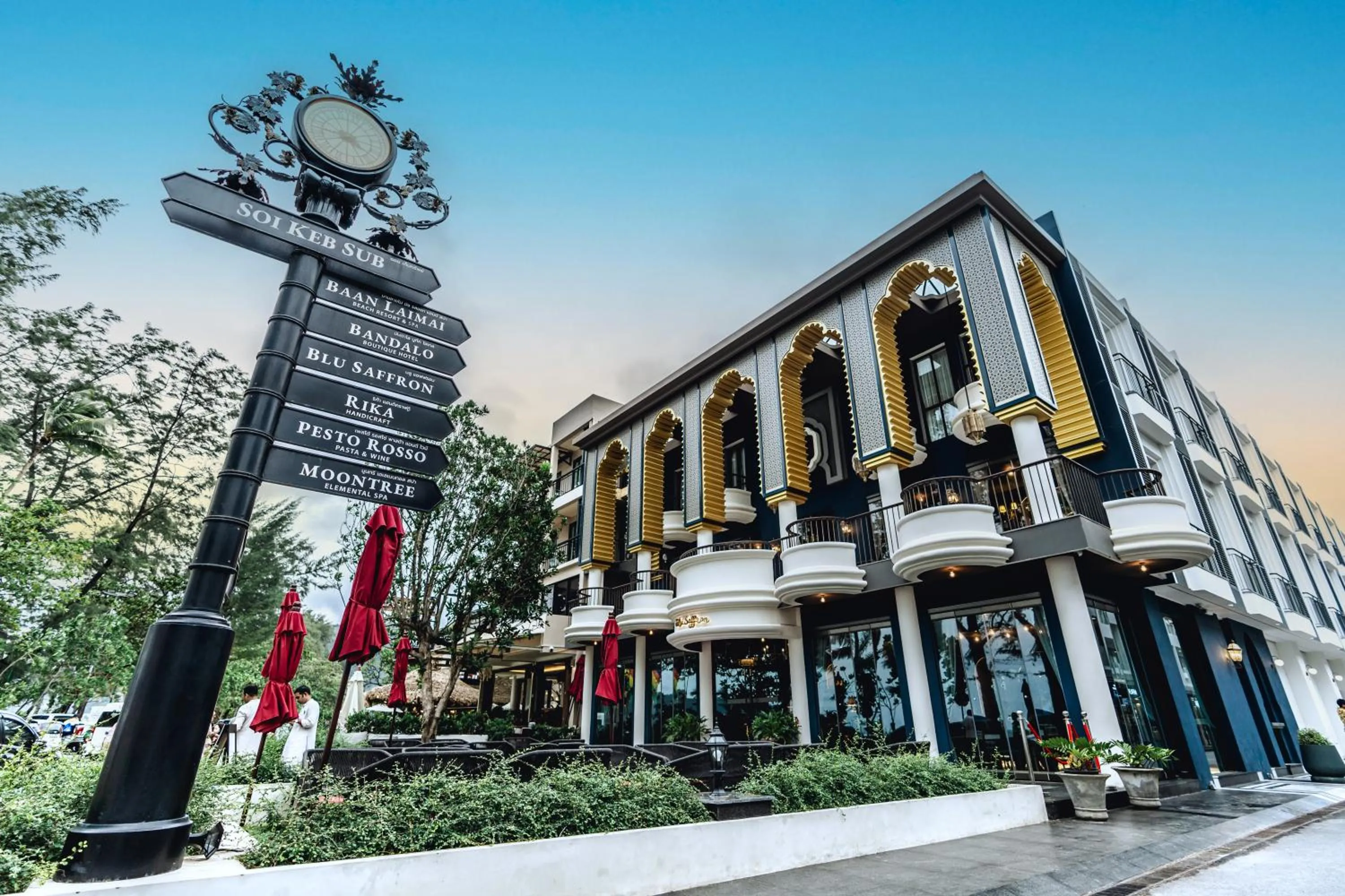 Restaurant/places to eat in Bandalo Boutique Hotel - Patong Beach Road