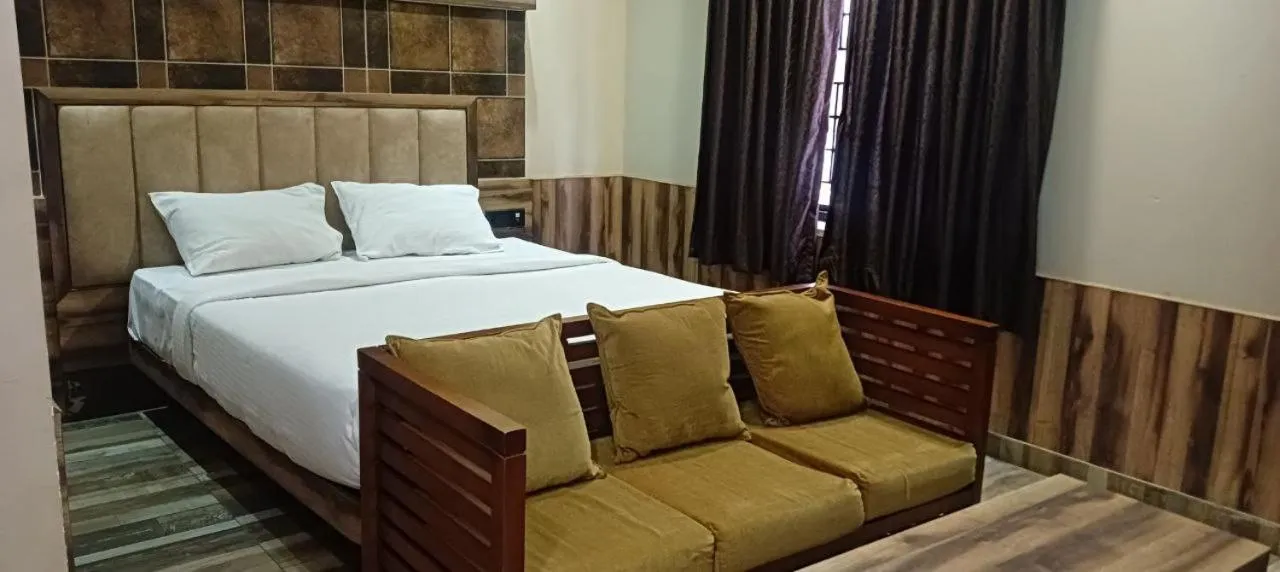 Photo of the whole room, Bed in Laxman Residency