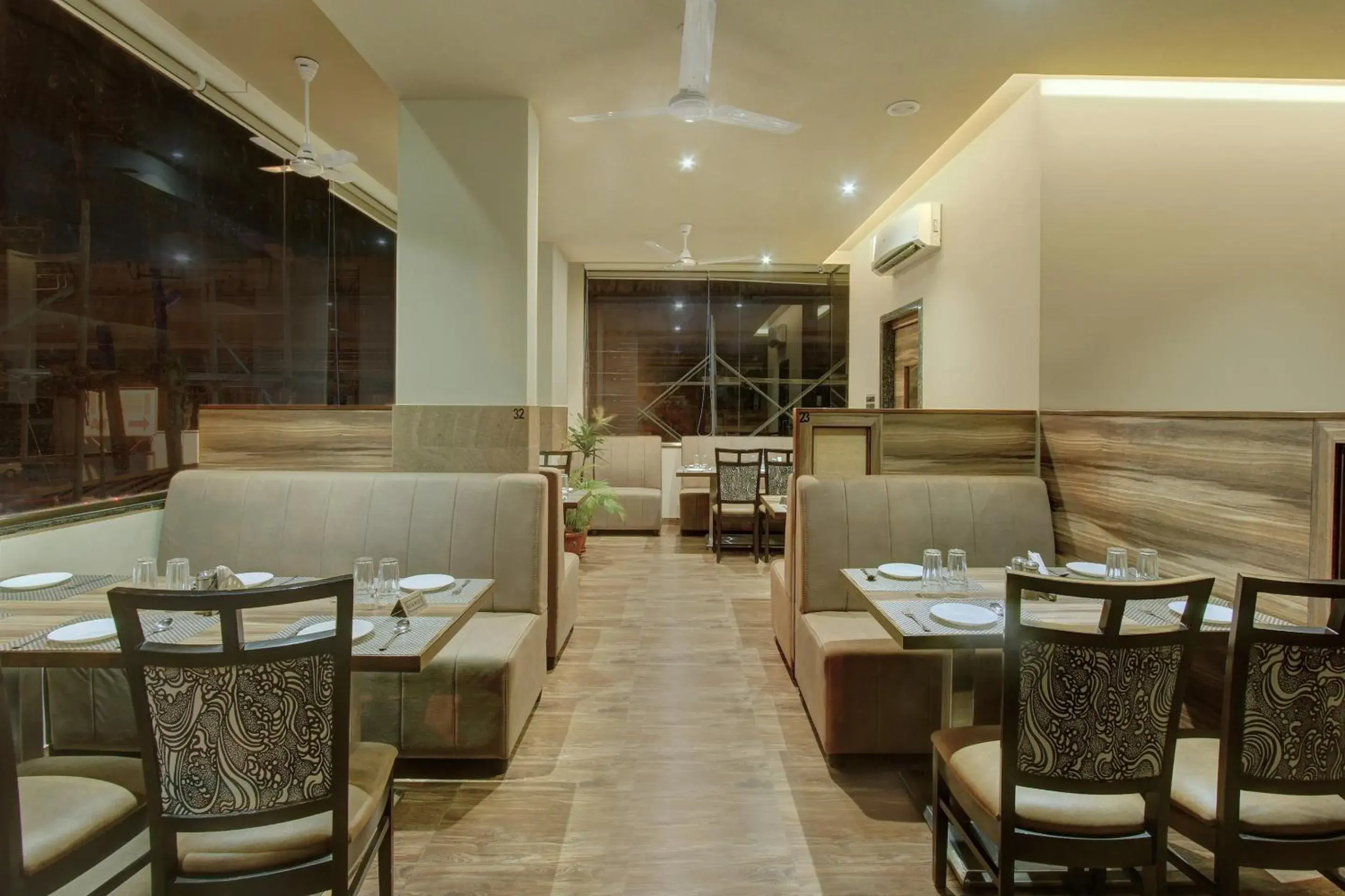Restaurant/places to eat in Laxman Residency Restaurant/places to eat in Laxman Residency