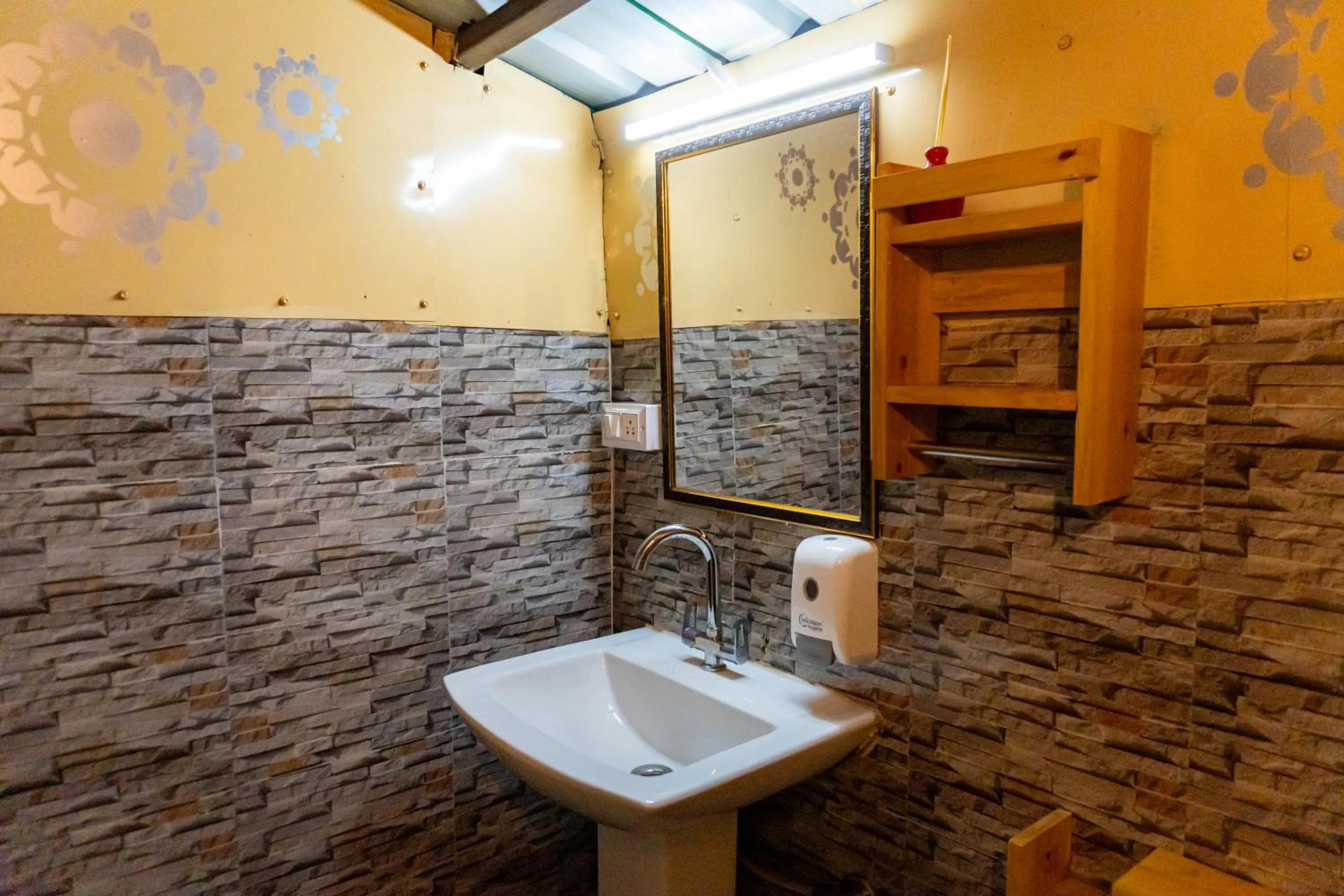 Bathroom in Kana Mud An Ethnic Village Resort - Beautiful View of Gangotri Mountains