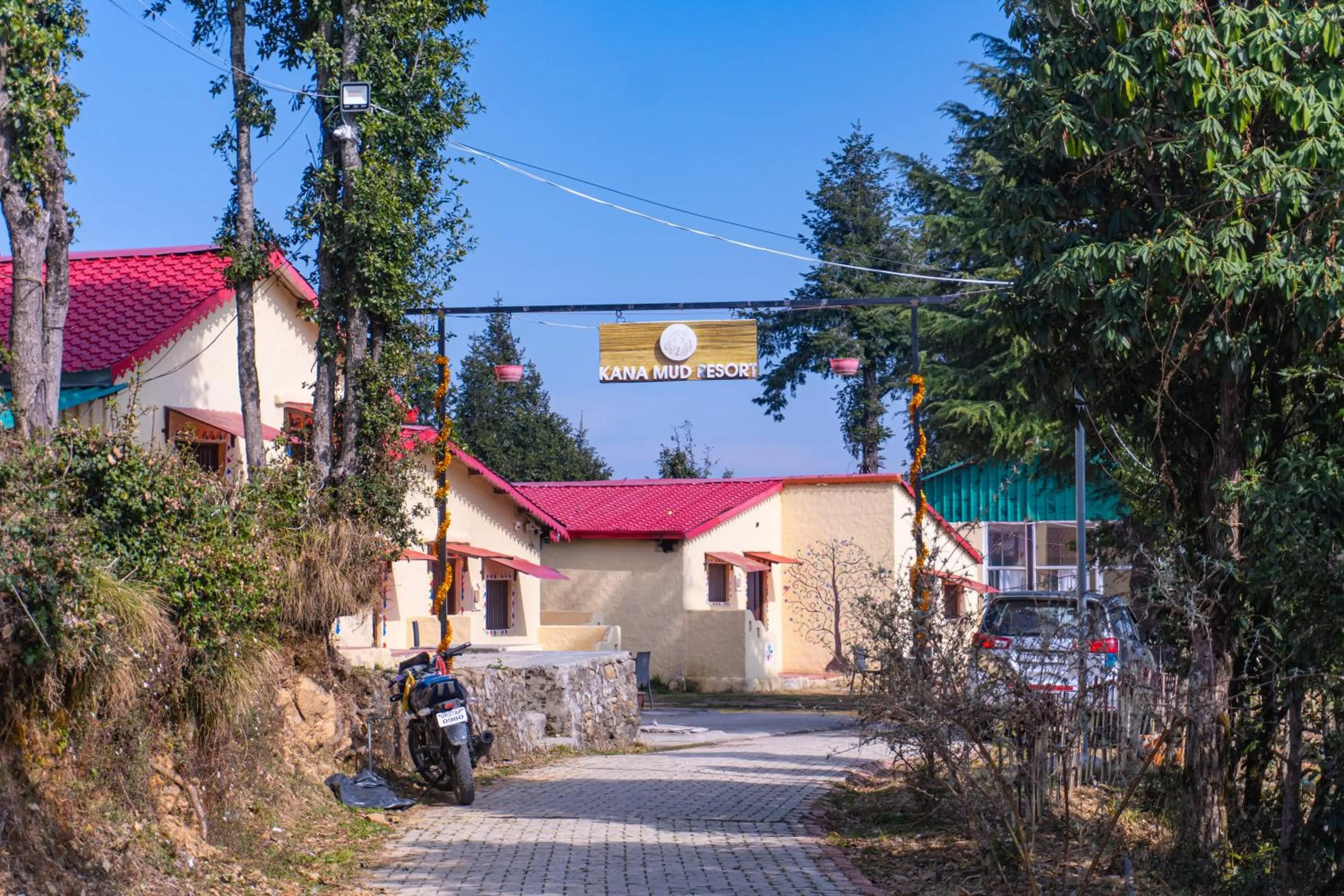 Property building in Kana Mud An Ethnic Village Resort - Beautiful View of Gangotri Mountains