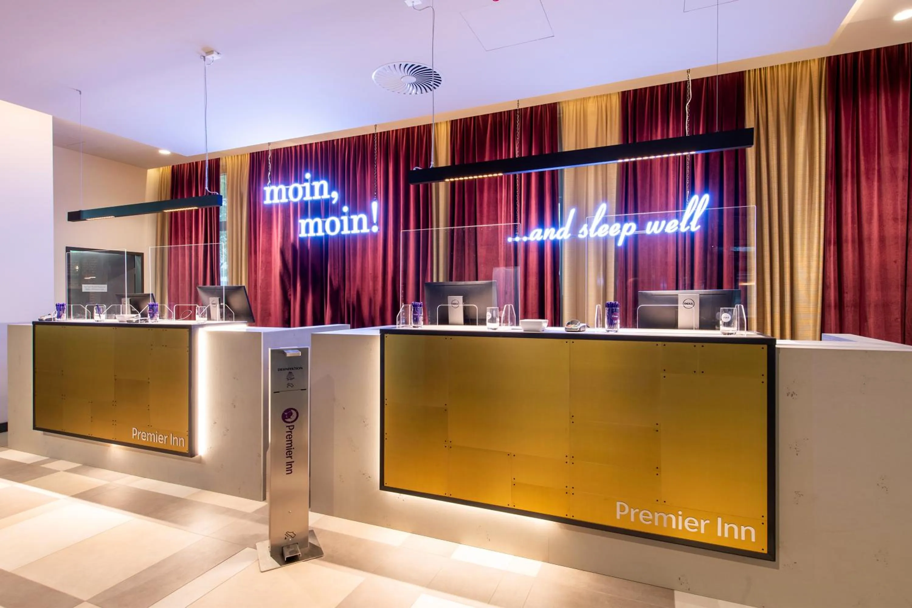 Lobby or reception in Premier Inn Hamburg St. Pauli