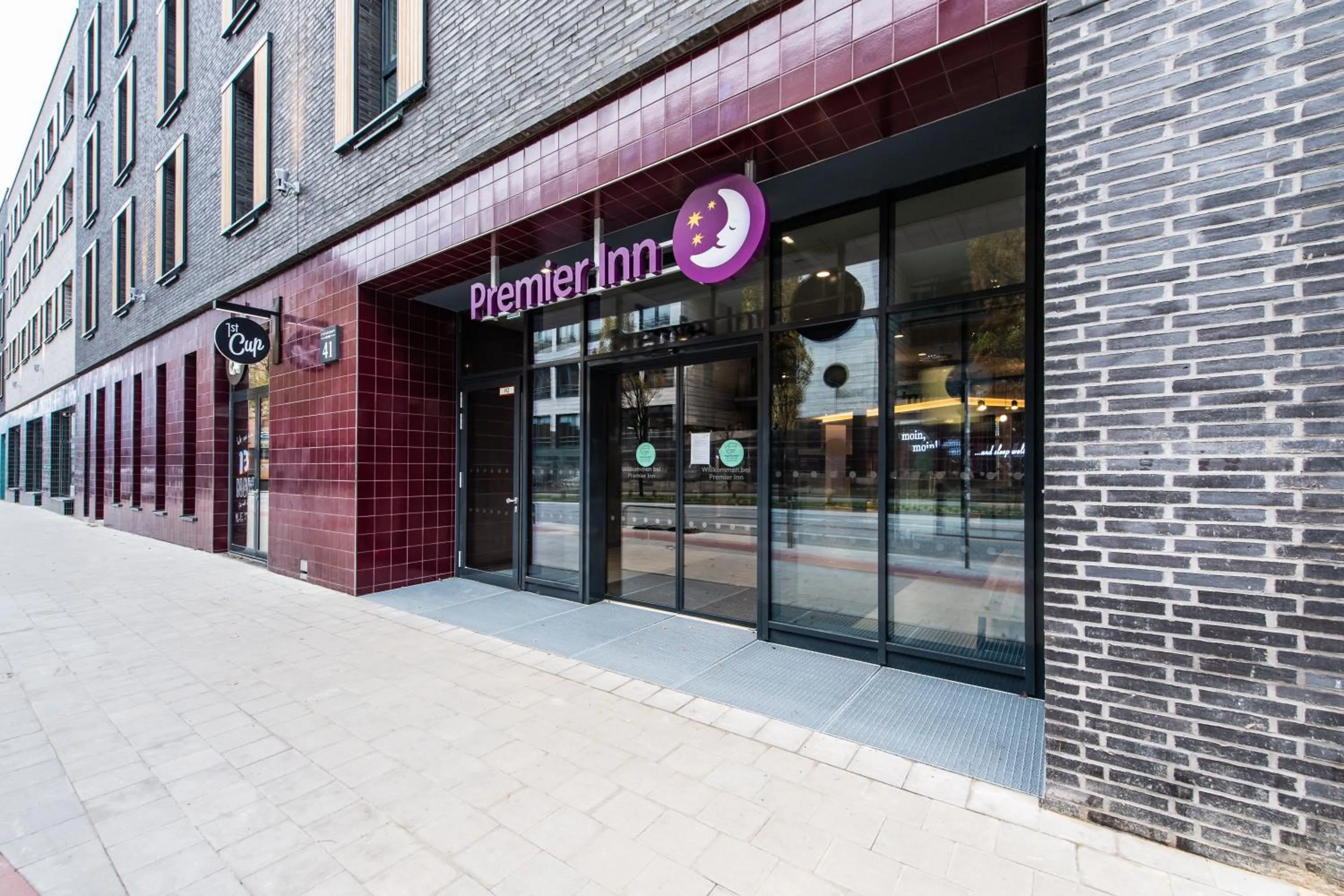 Property building in Premier Inn Hamburg St. Pauli