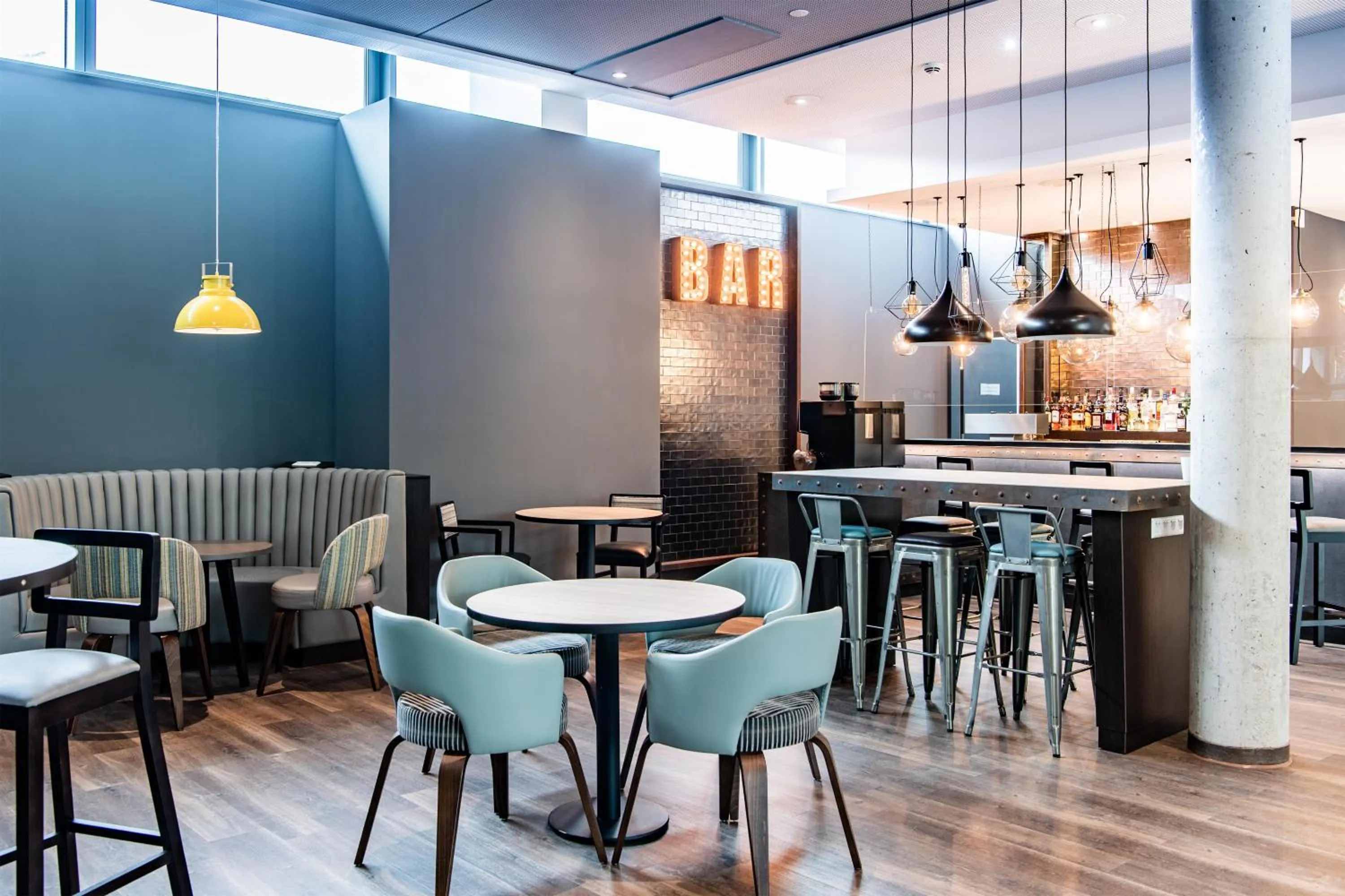 Lobby or reception in Premier Inn Hannover City University