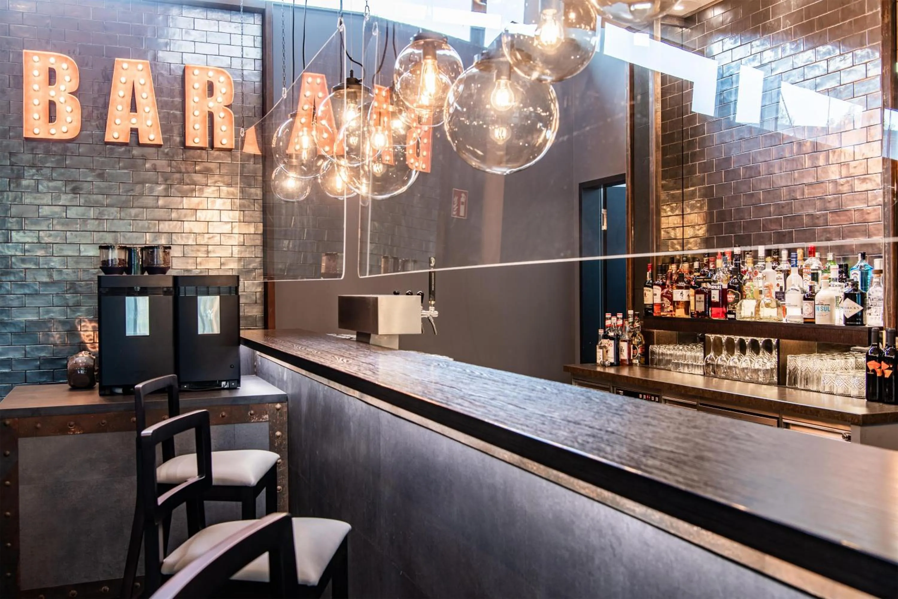 Lounge or bar in Premier Inn Hannover City University