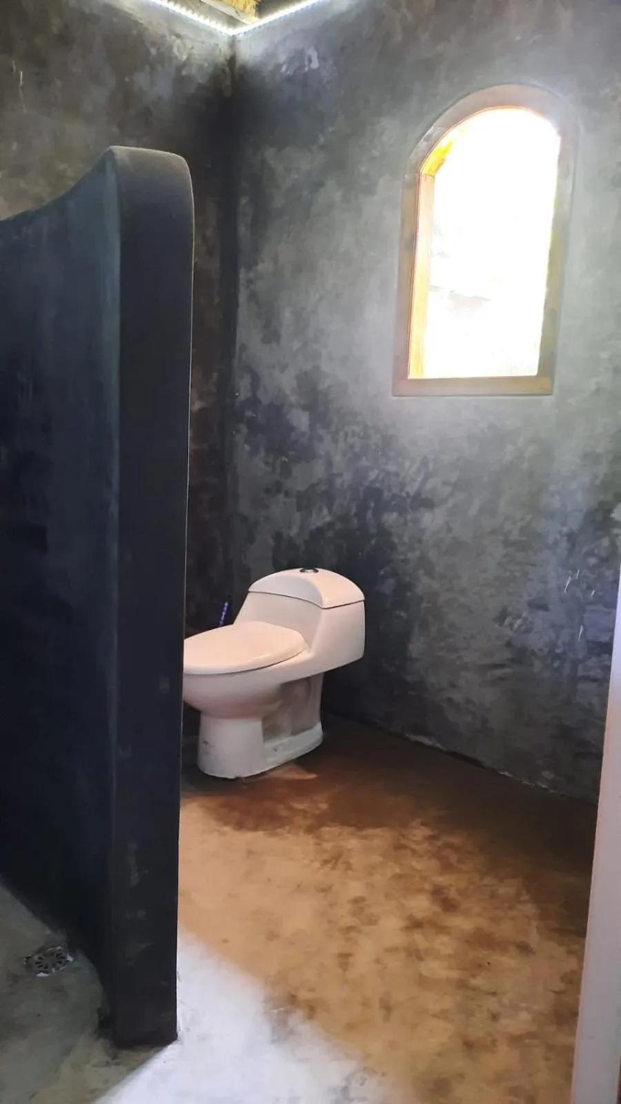 Bathroom in Rumah Nalu surf camp