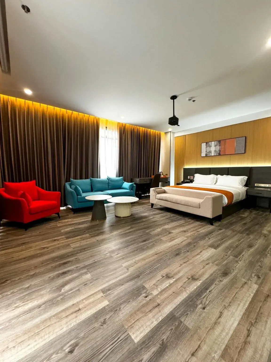 Deluxe King Suite in Venus Royale Hotel Deluxe King Suite in Venus Royale Hotel