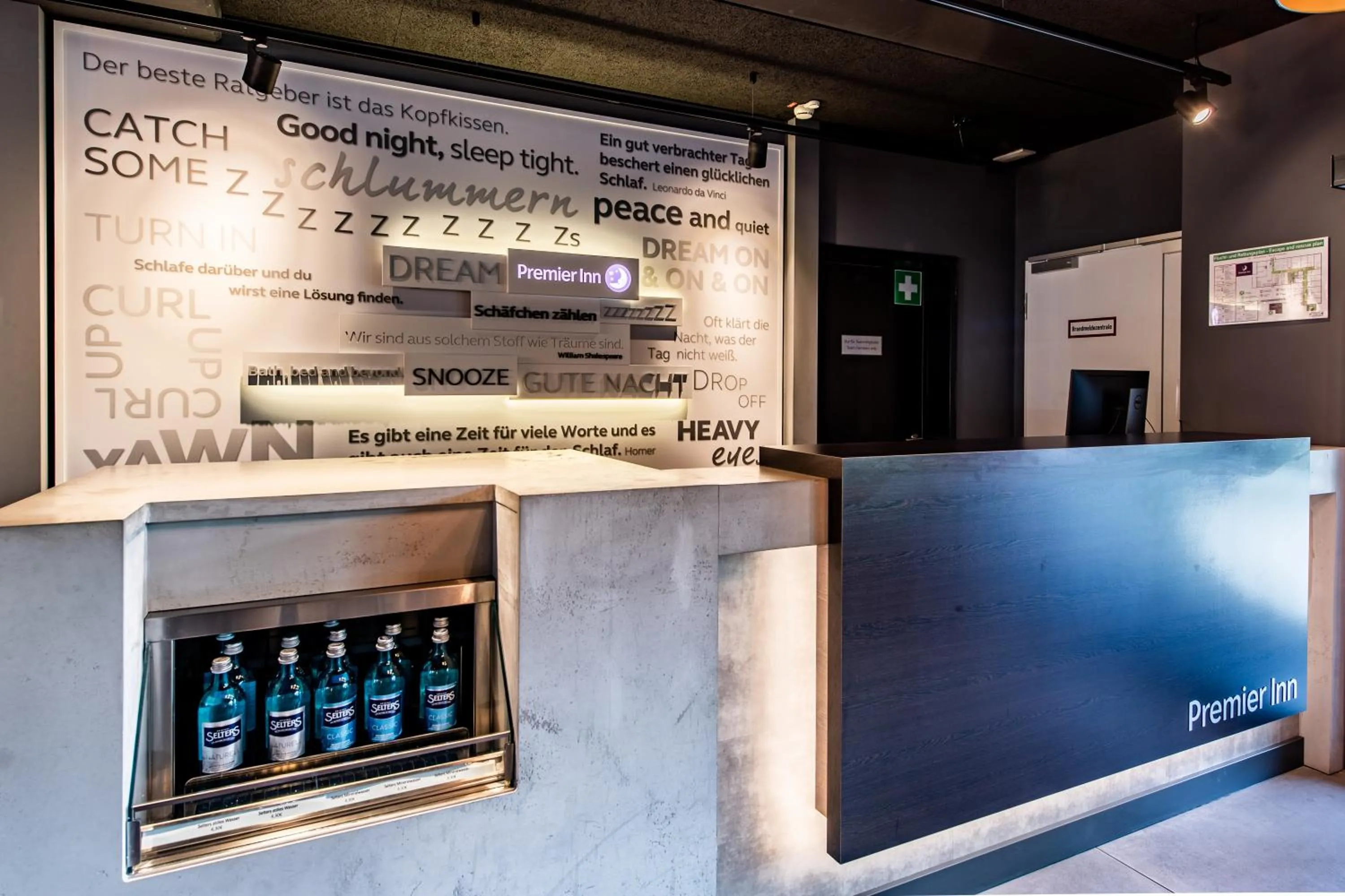 Lounge or bar in Premier Inn Heidelberg City Bahnstadt