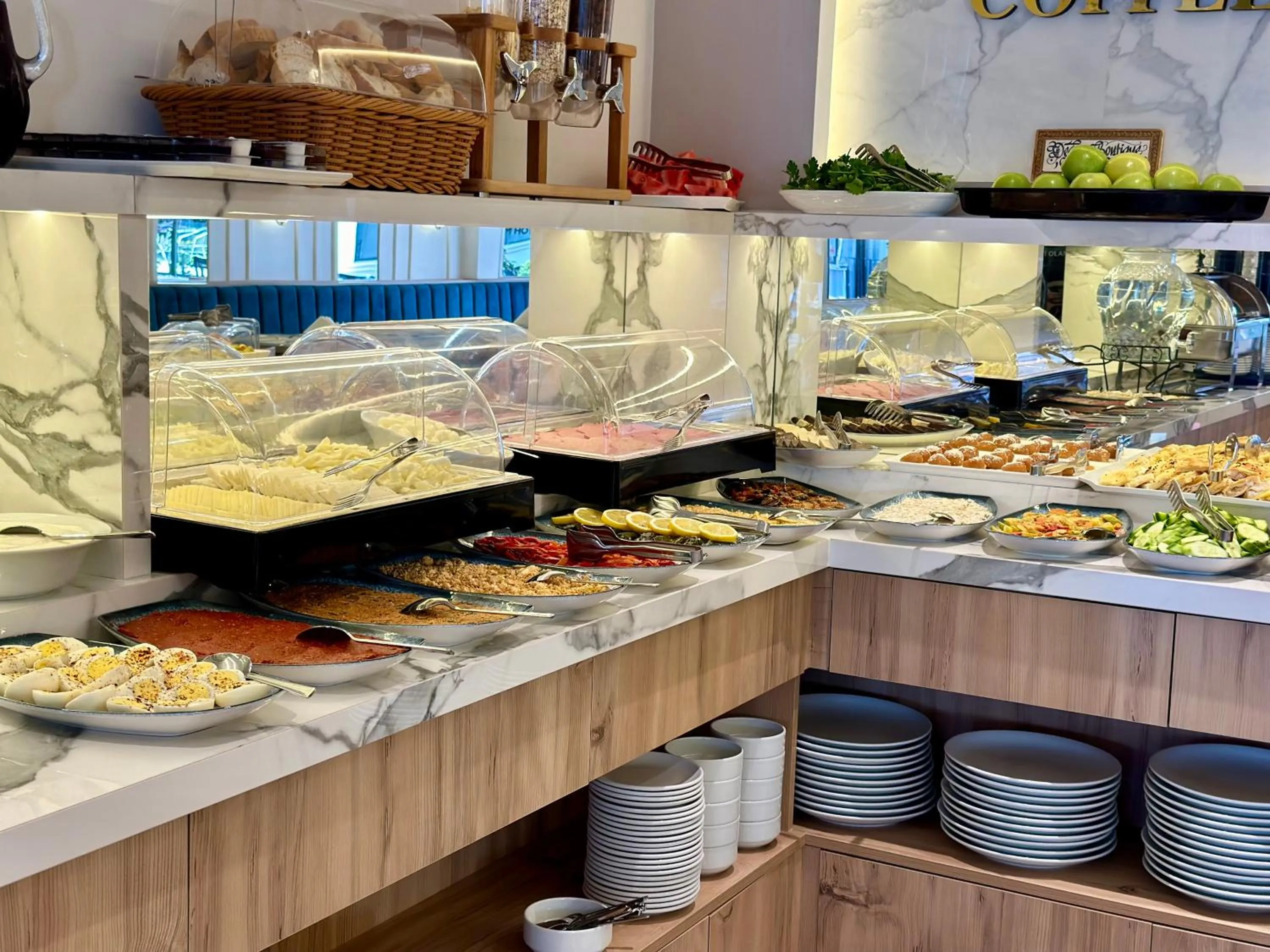 Food and drinks in Boutique Dedem Hotel Sultanahmet