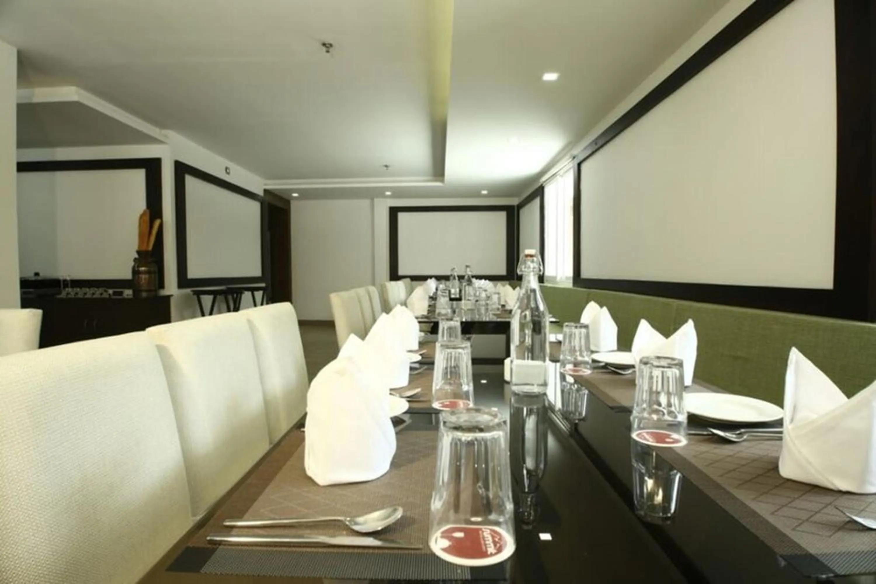 Restaurant/places to eat in Tiger Trails Thekkady