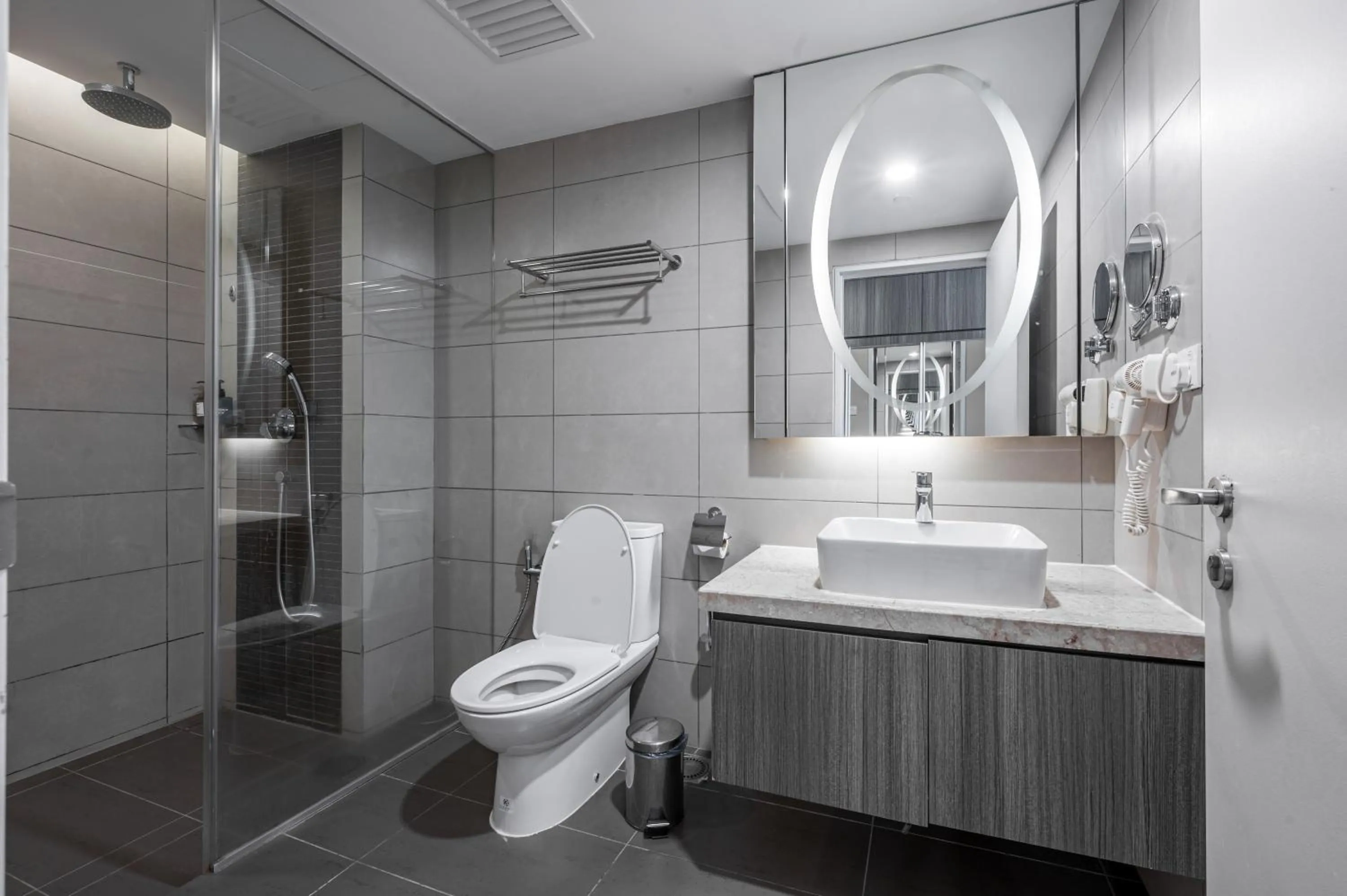 Shower in Genting Grandeur Suite - Ion D'elemen