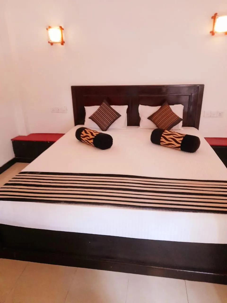 Photo of the whole room, Bed in Heritage Rangiri Villa