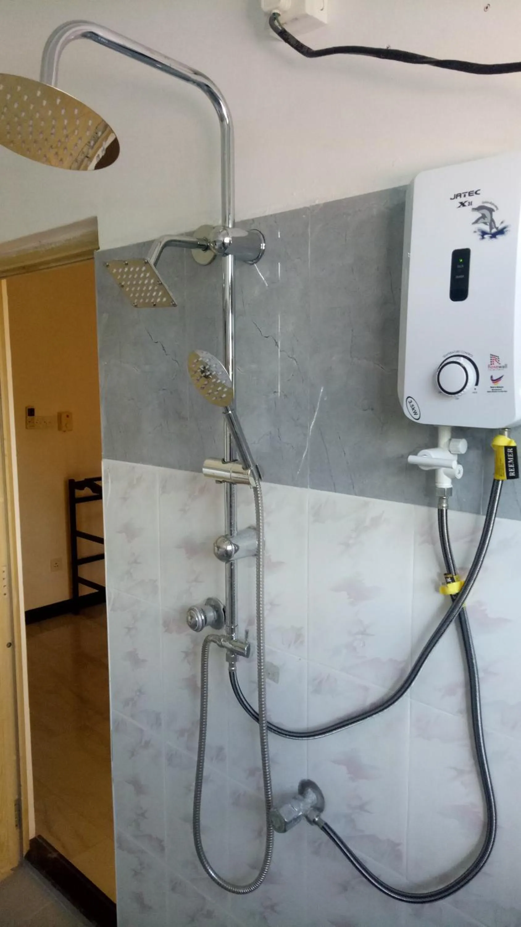 Shower in Heritage Rangiri Villa