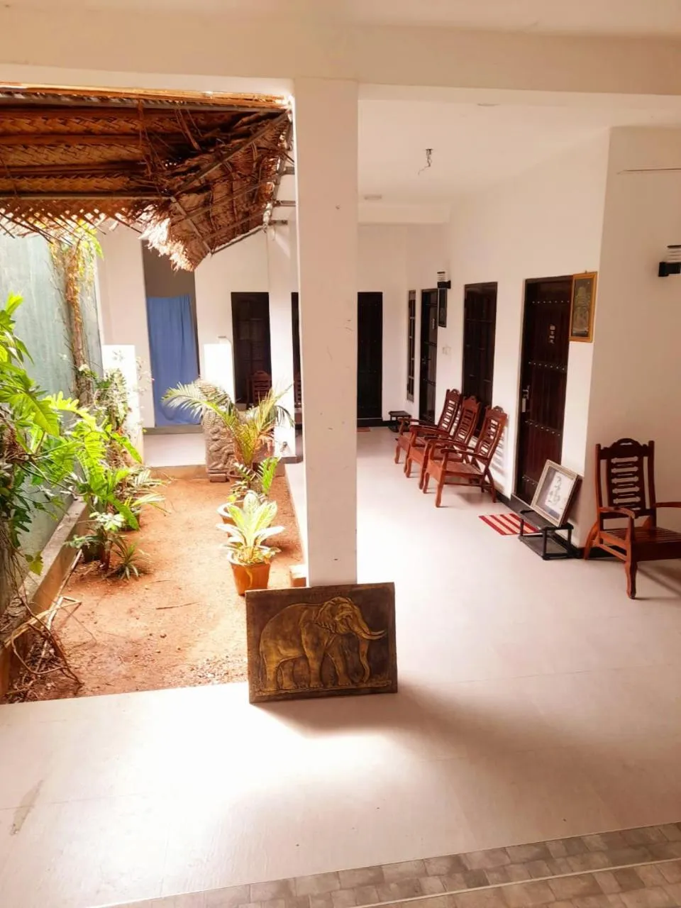 Breakfast in Heritage Rangiri Villa