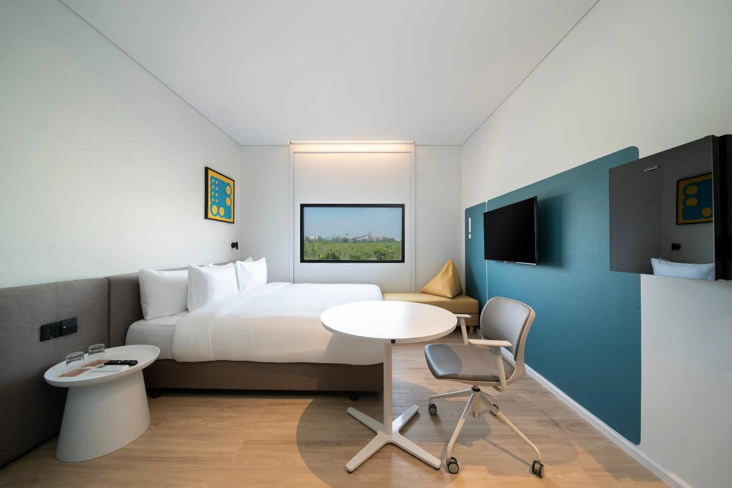 Bed in GO Hotel Si Racha at Central Si Racha