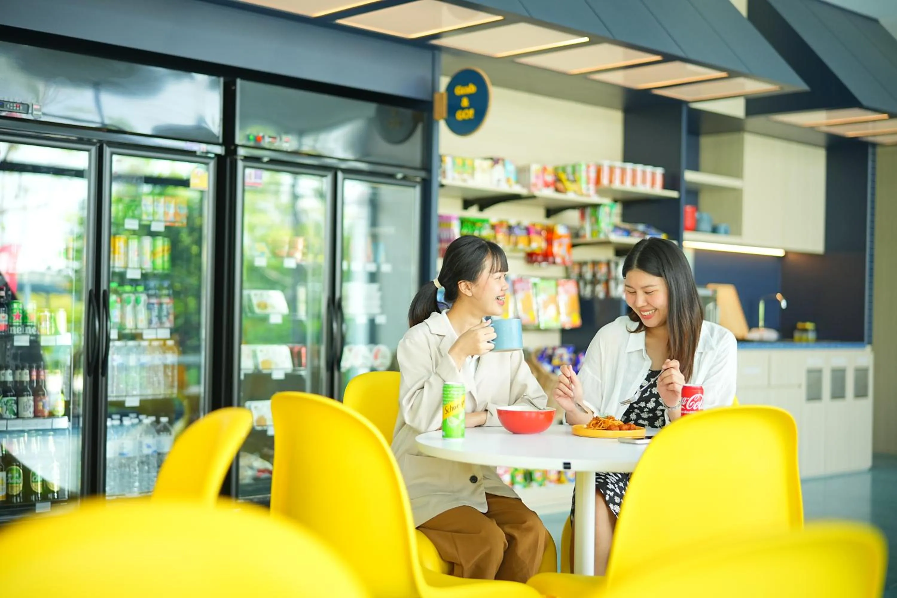 Restaurant/places to eat in GO Hotel Si Racha at Central Si Racha