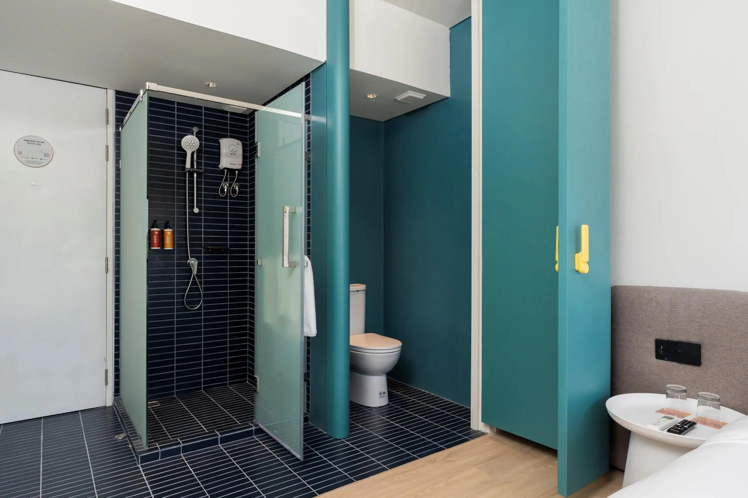 Shower in GO Hotel Chonburi at Central Chonburi