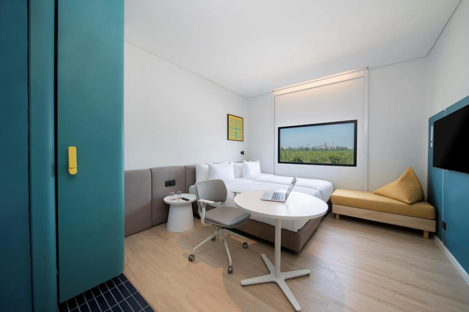 TV and multimedia in GO Hotel Chonburi at Central Chonburi