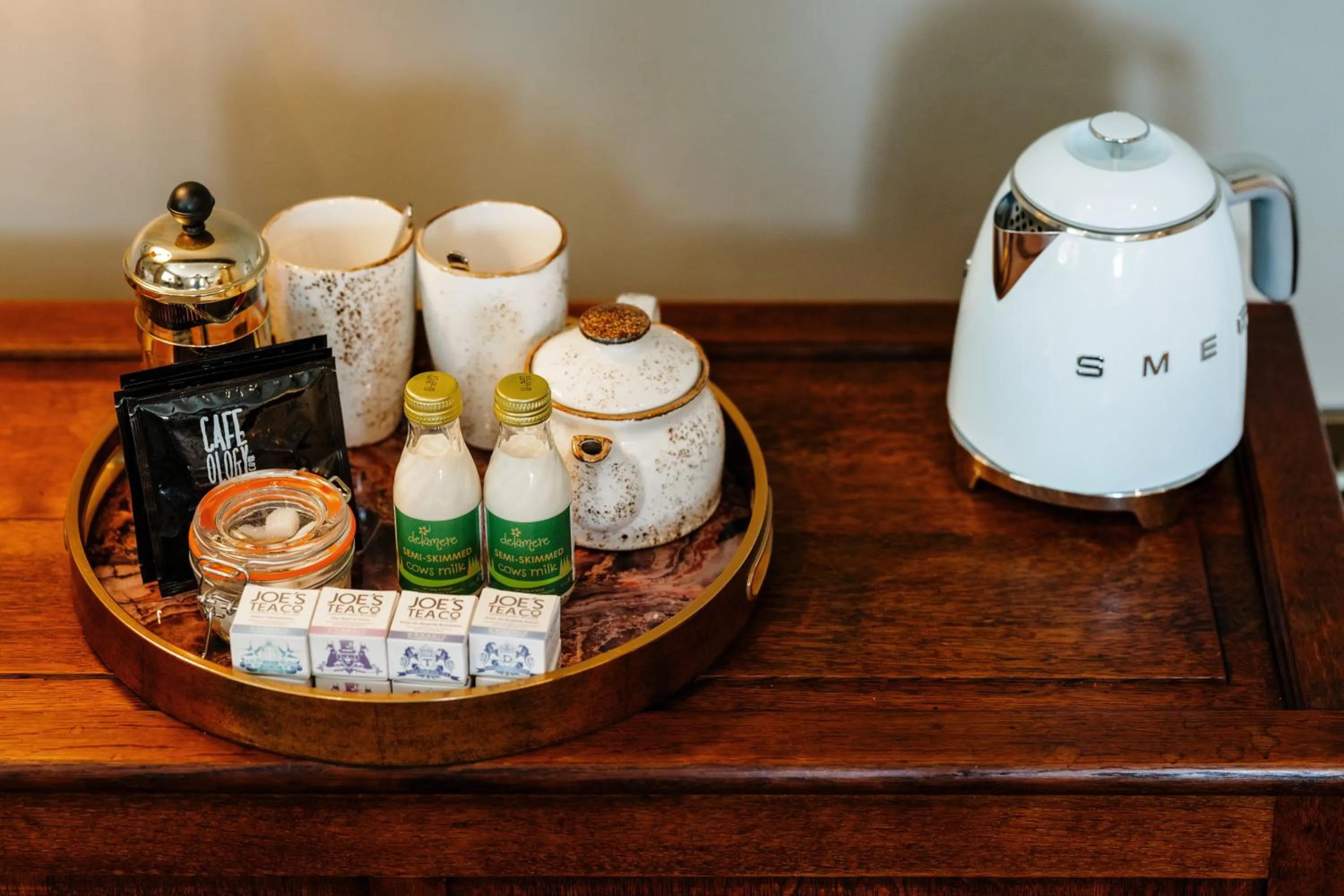 Coffee/tea facilities in The Peacock at Rowsley