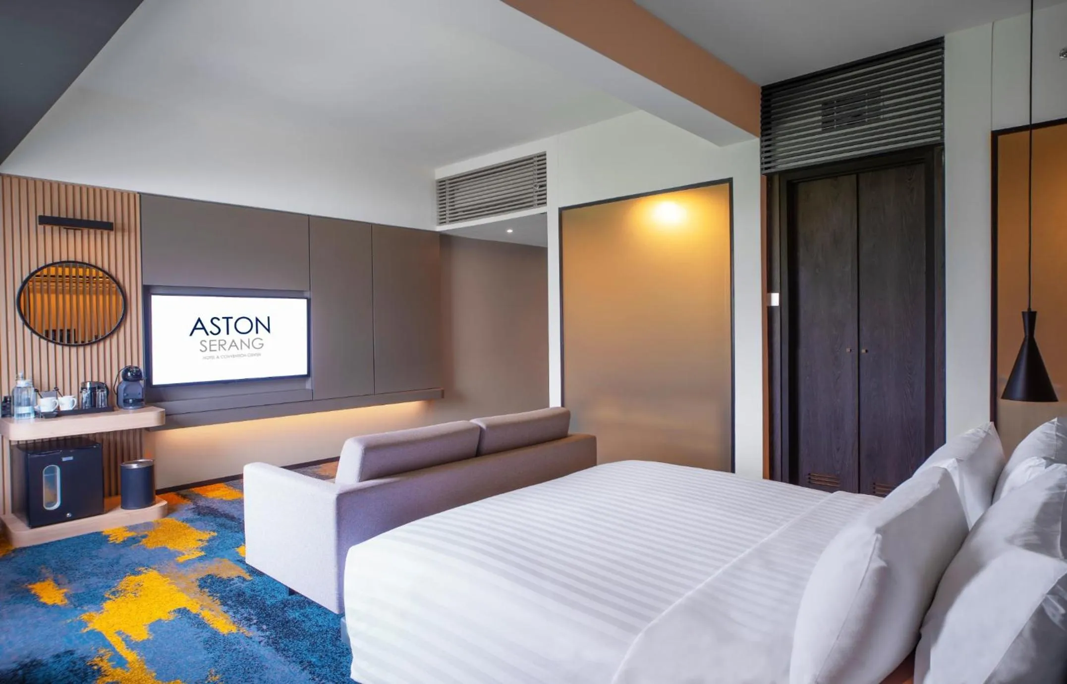 Bed in Aston Serang Hotel & Convention Center
