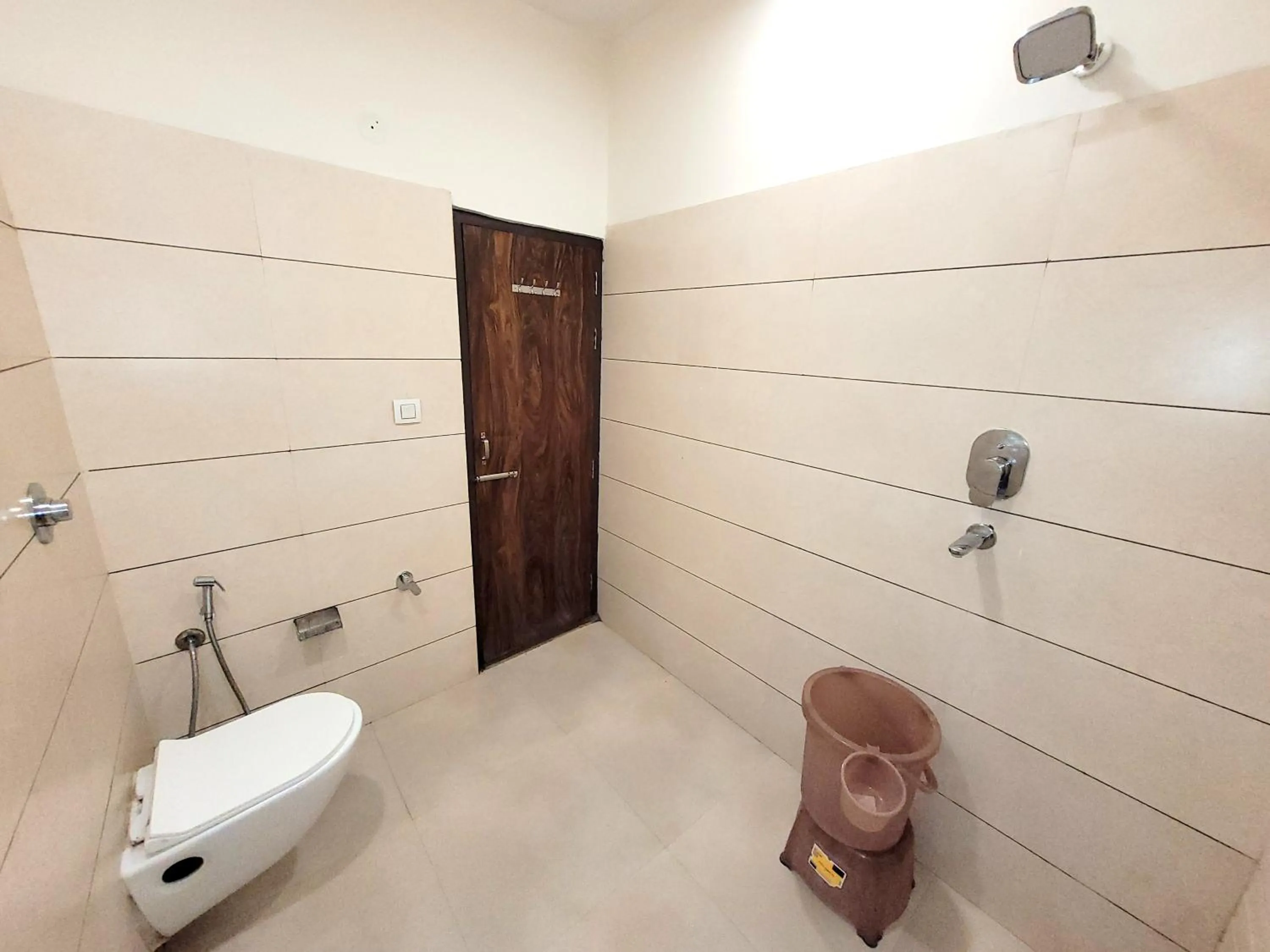 Shower in The Nirvana By Urban Galaxy