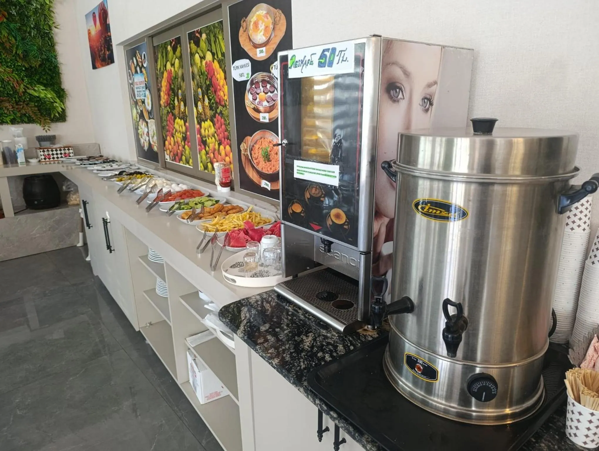 Coffee/tea facilities in Zenia Hotel