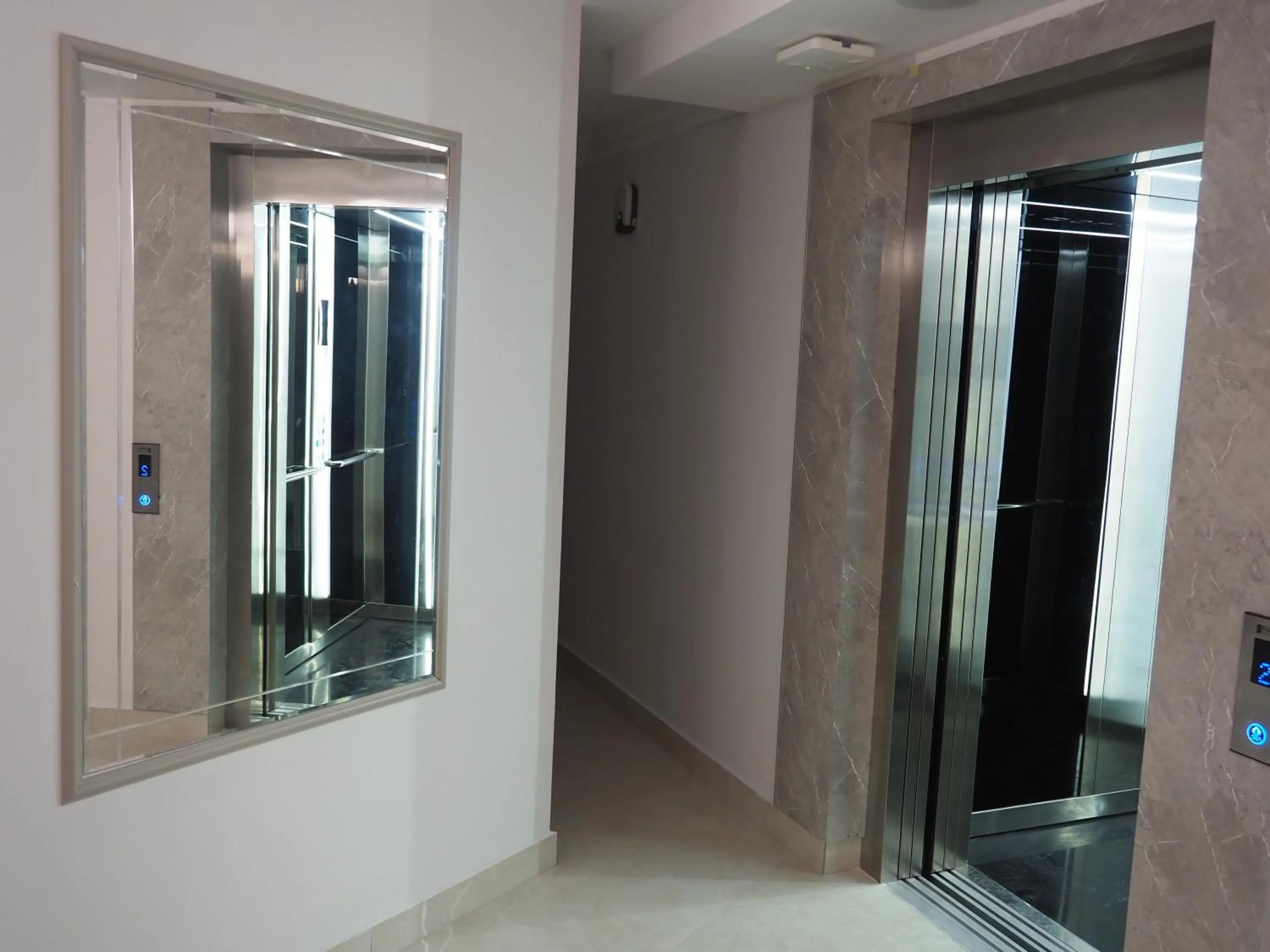 elevator in Zenia Hotel