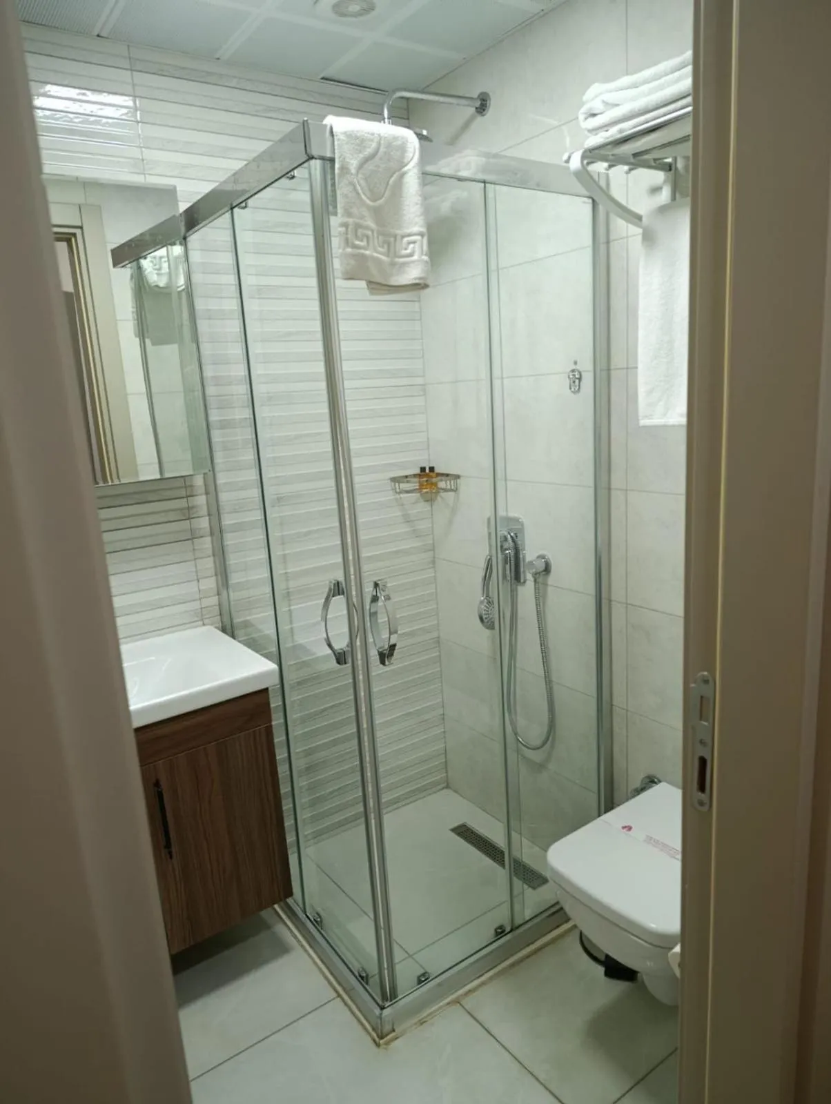 Shower in Zenia Hotel