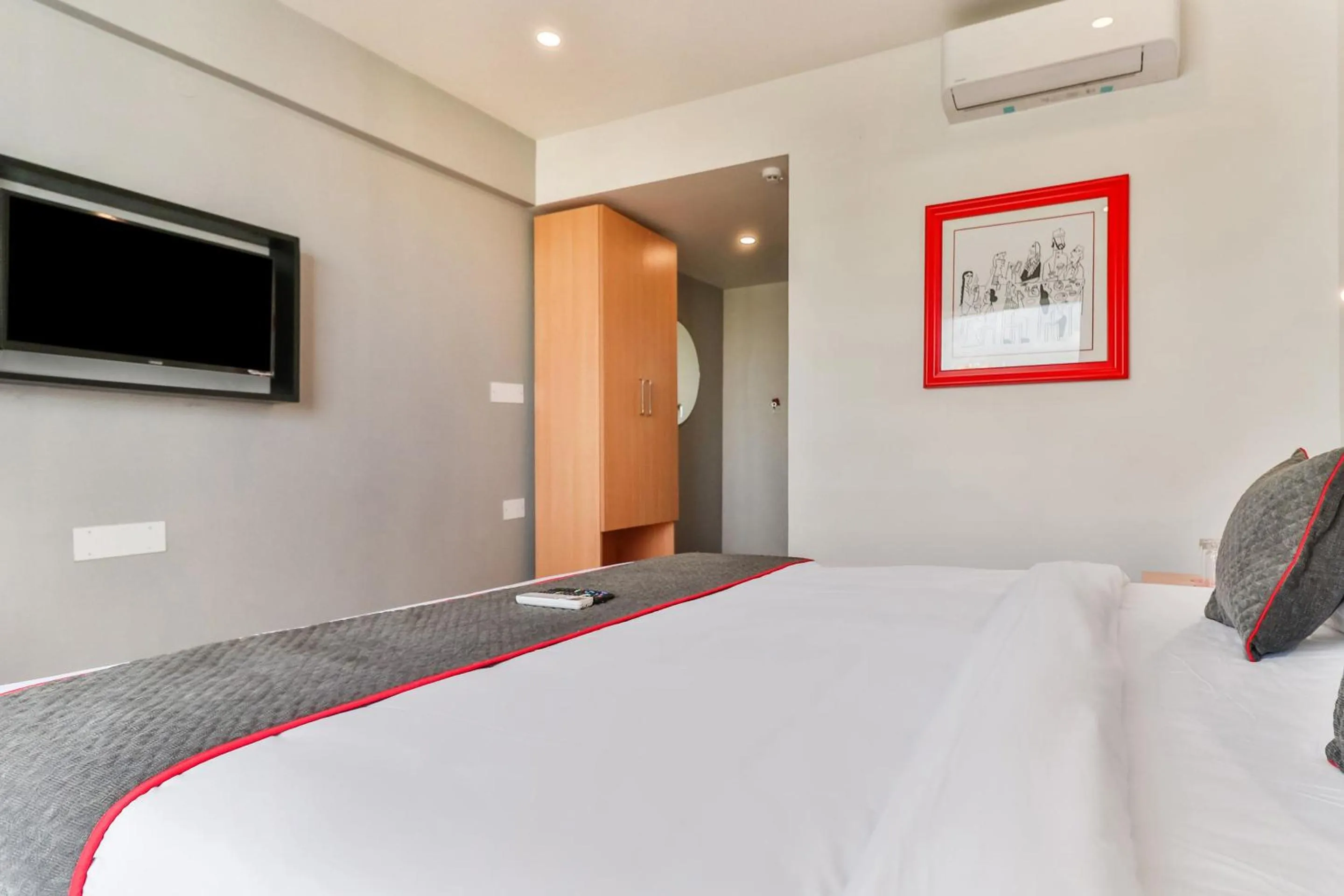 Bedroom, Bed in Super Townhouse Reva College University