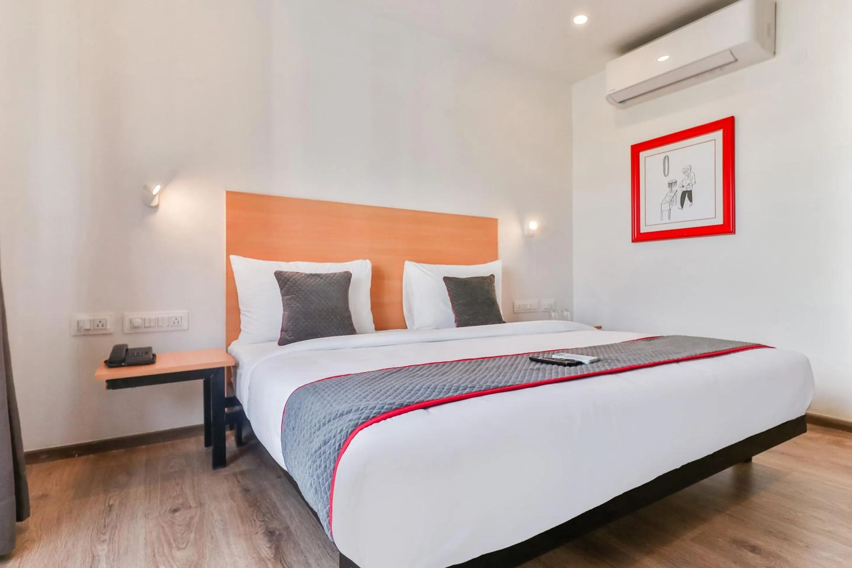 Bedroom, Bed in Super Townhouse Reva College University