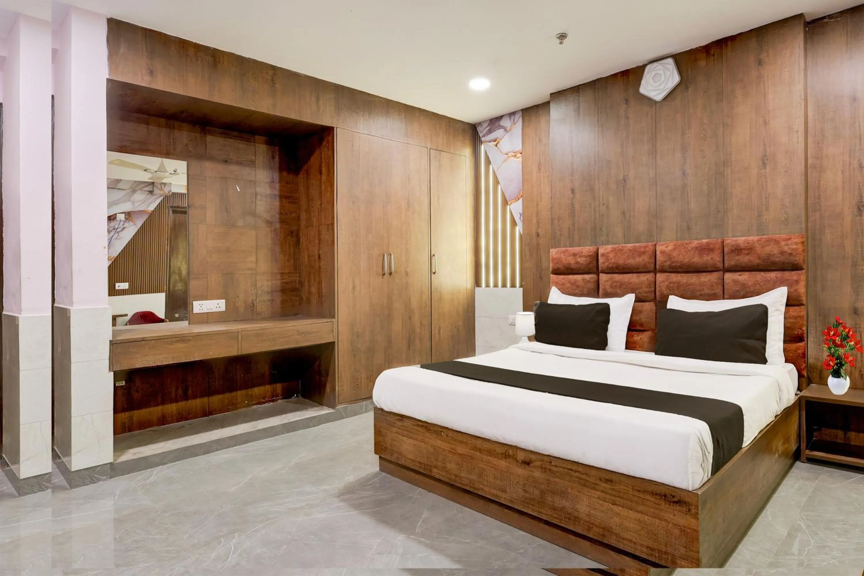 Bedroom, Bed in Super Hotel O Alipur Narela