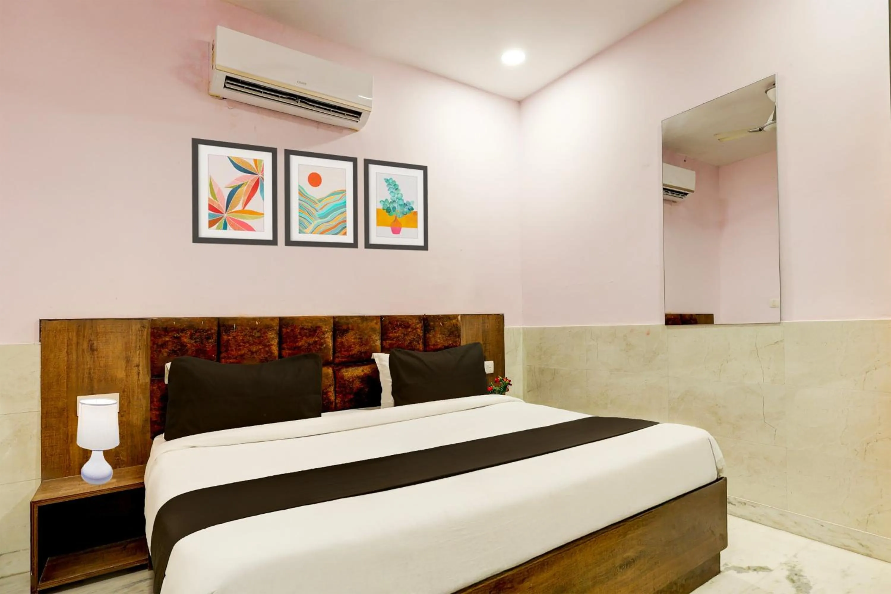 Bedroom, Bed in Super Hotel O Alipur Narela