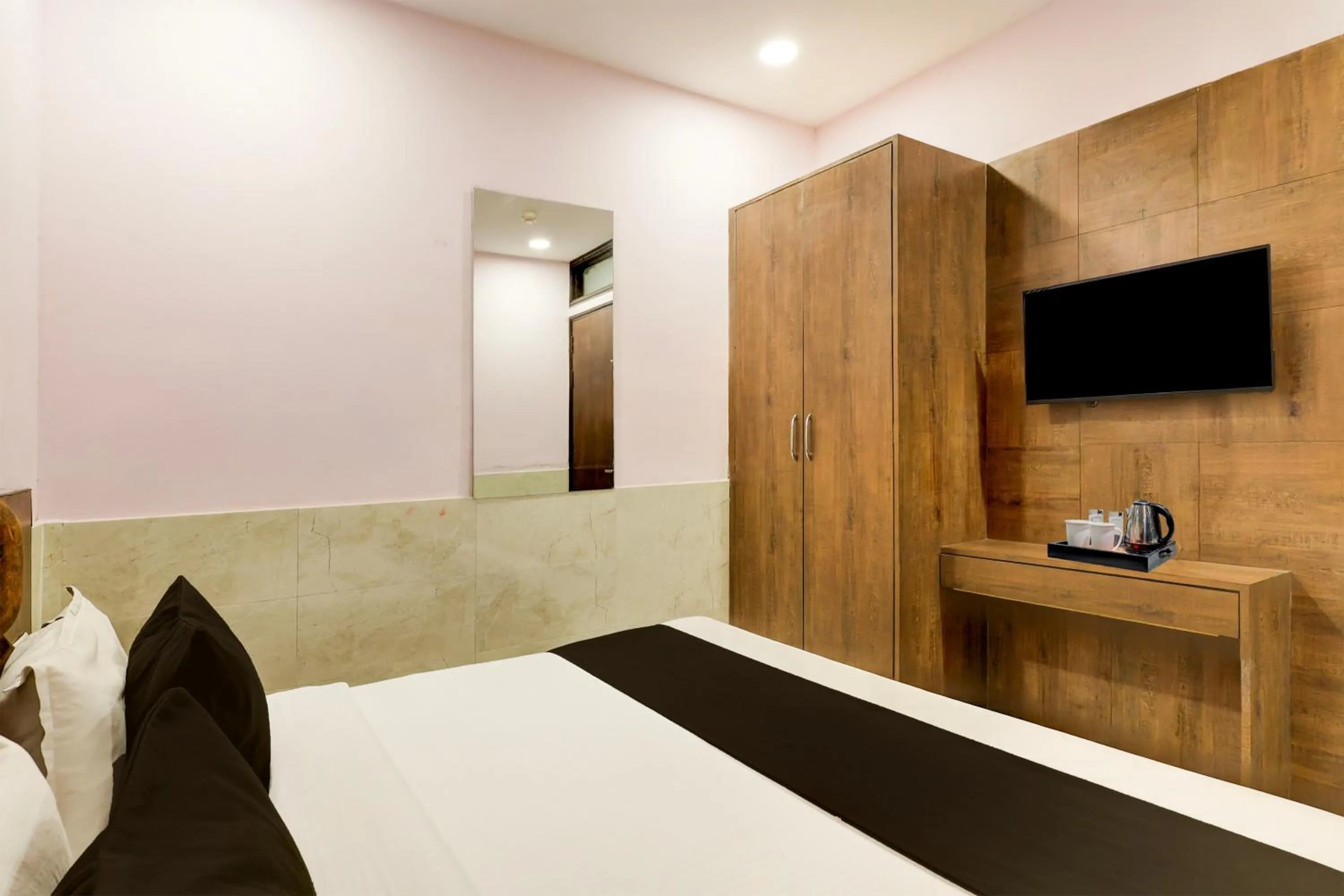 Bedroom, Bed in Super Hotel O Alipur Narela