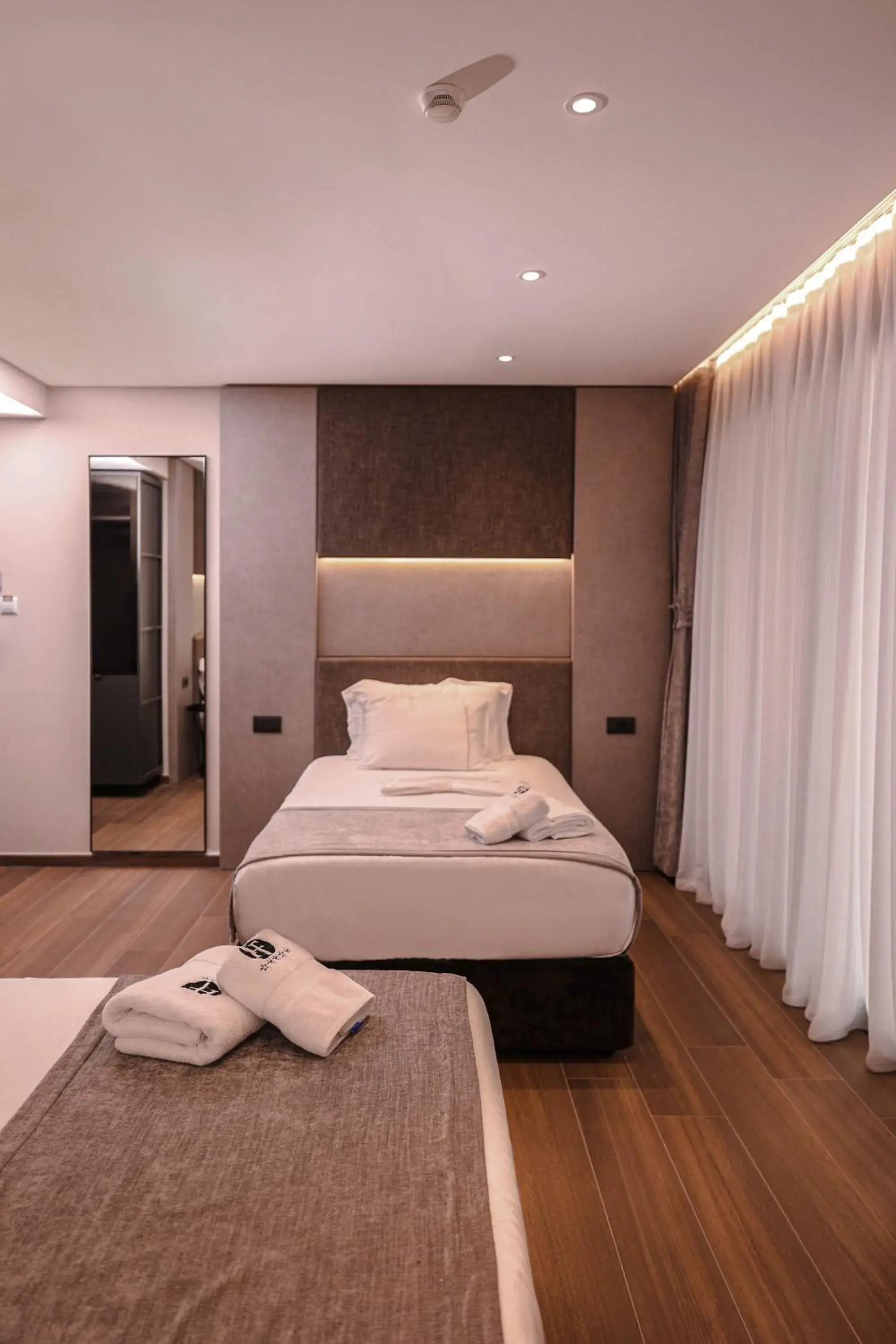 Deluxe Triple Room with Sea View in Frojd Kune Resort & Beach Hotel Deluxe Triple Room with Sea View in Frojd Kune Resort & Beach Hotel