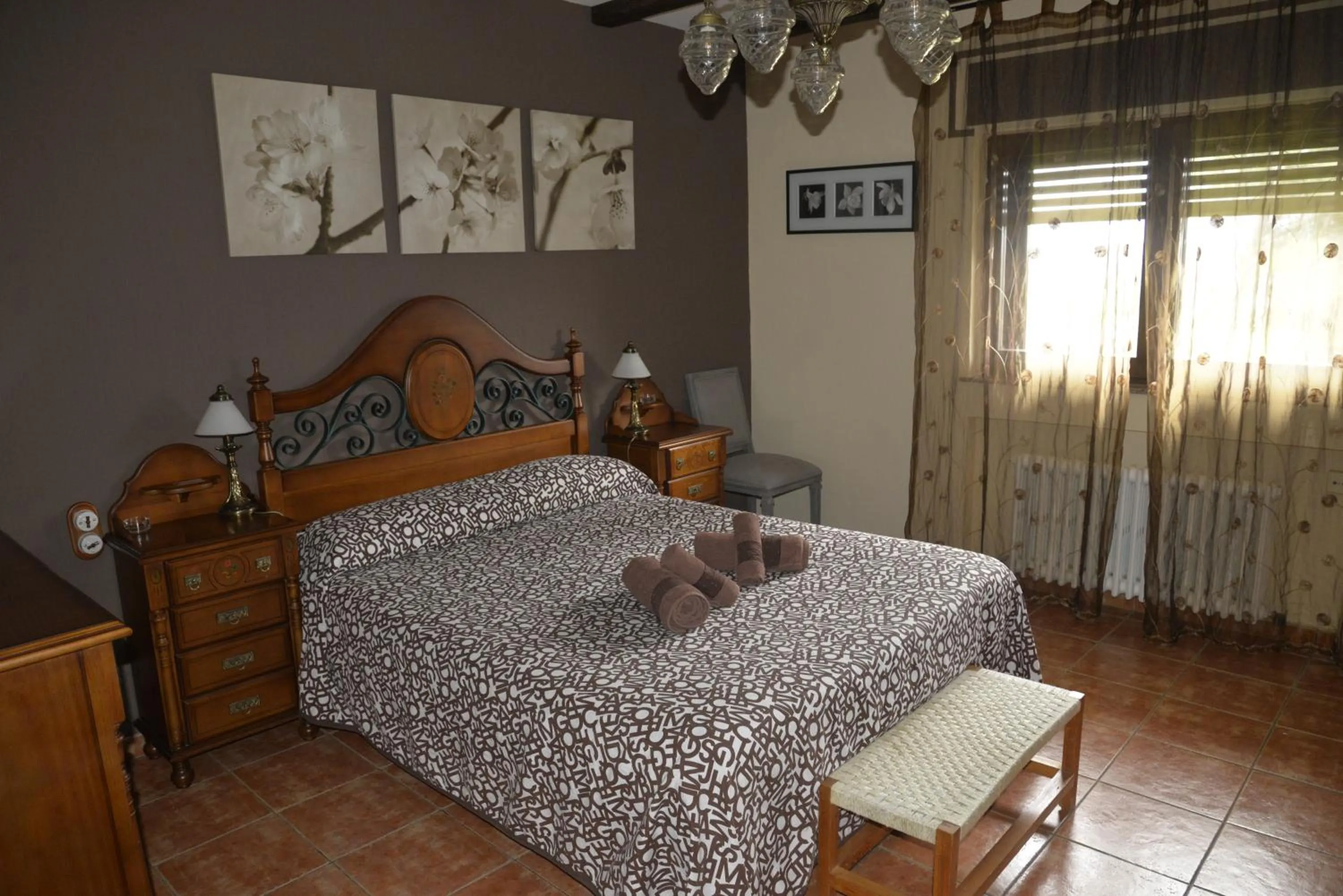 Bedroom, Bed in LA CASA DE GALAPAGAR ALOJAMIENTO SIETE PICOS