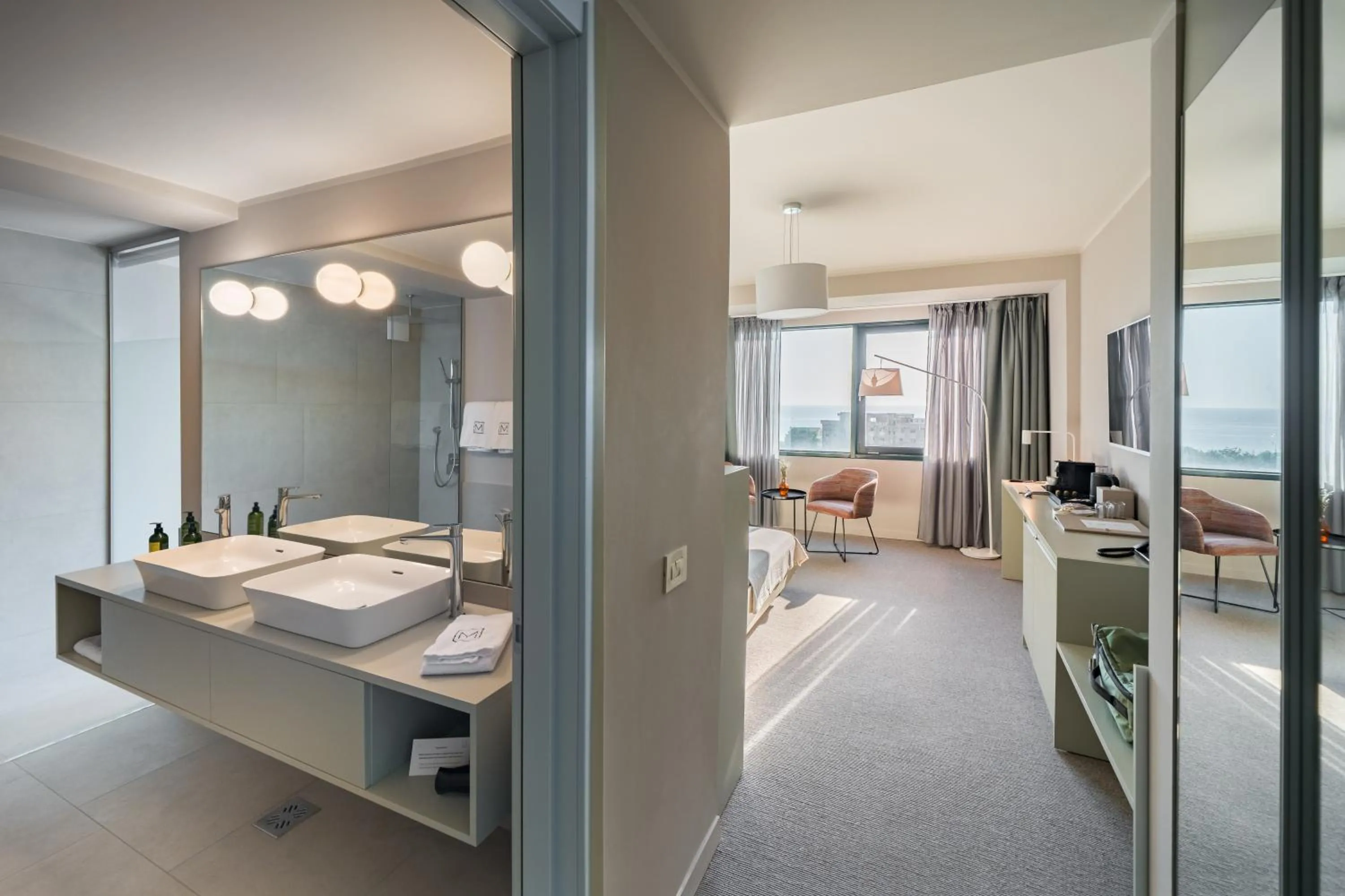 Bathroom, Bed in Millennium Hub & Hotel