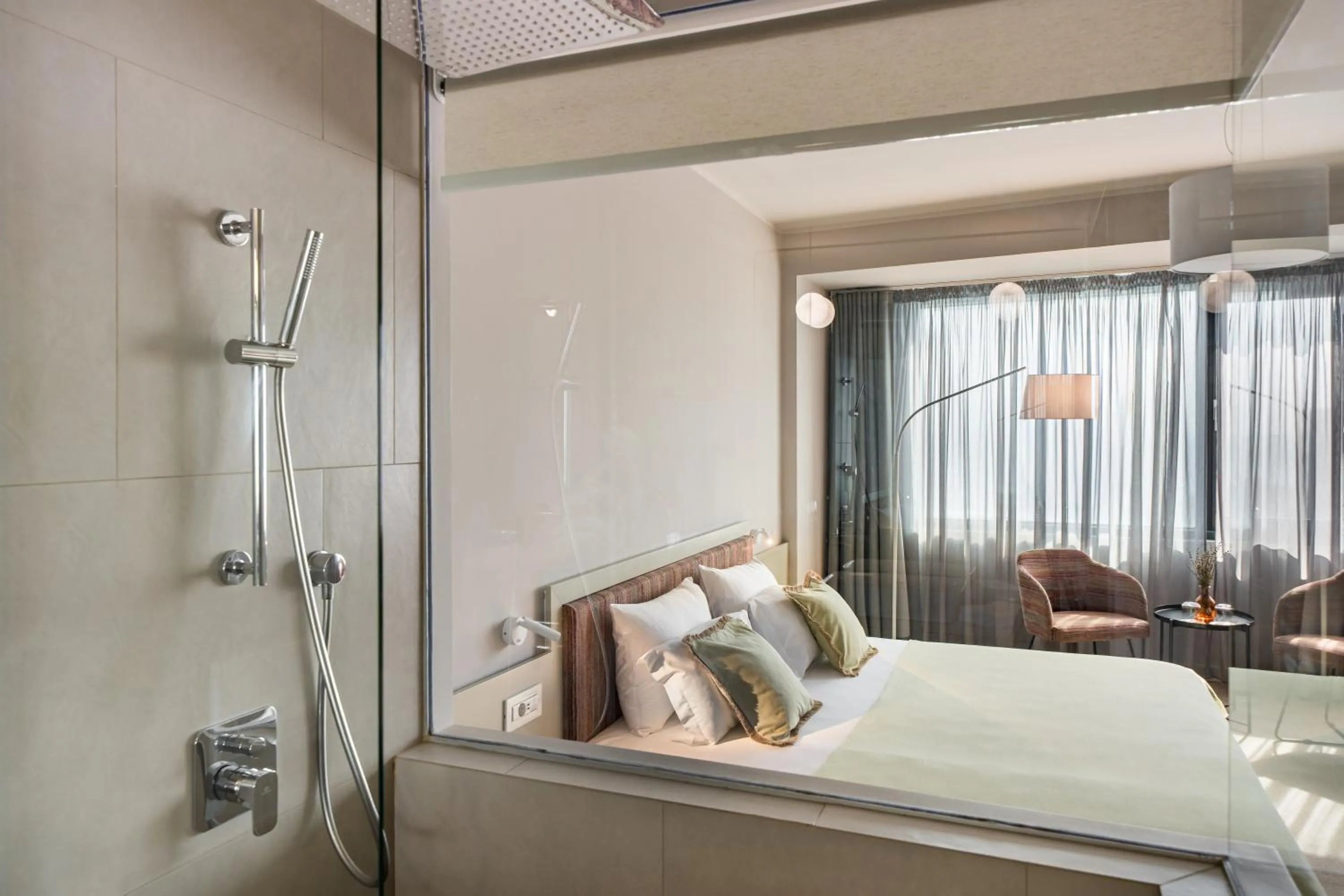 Shower, Bed in Millennium Hub & Hotel